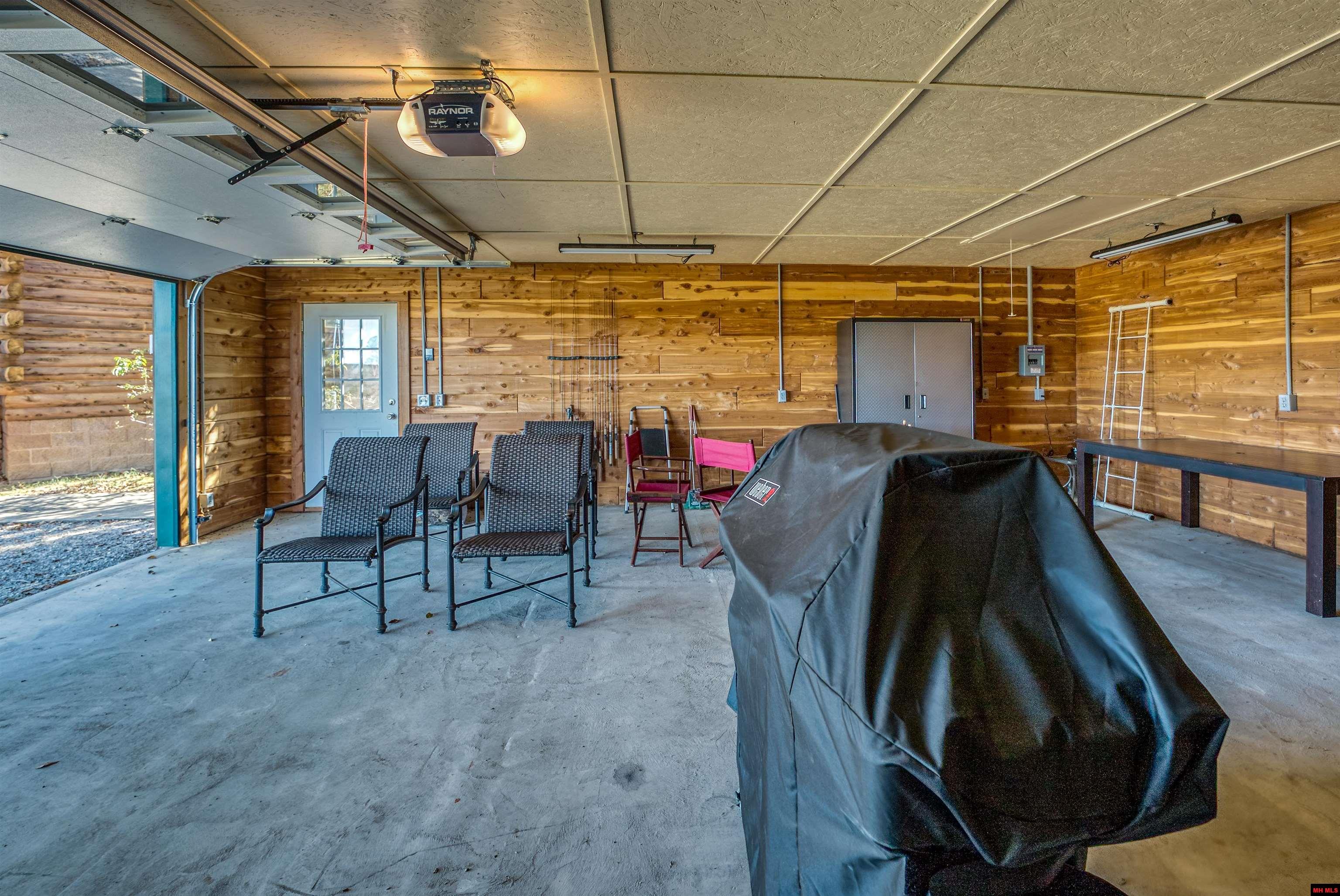 232 CROWN COURT Norfork, AR