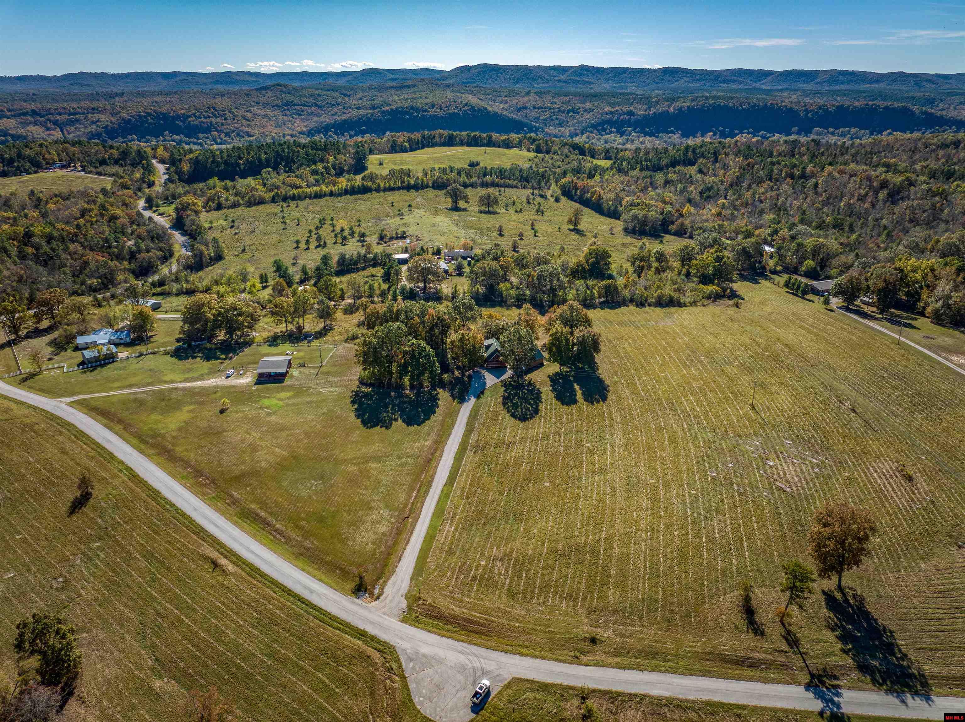 232 CROWN COURT Norfork, AR