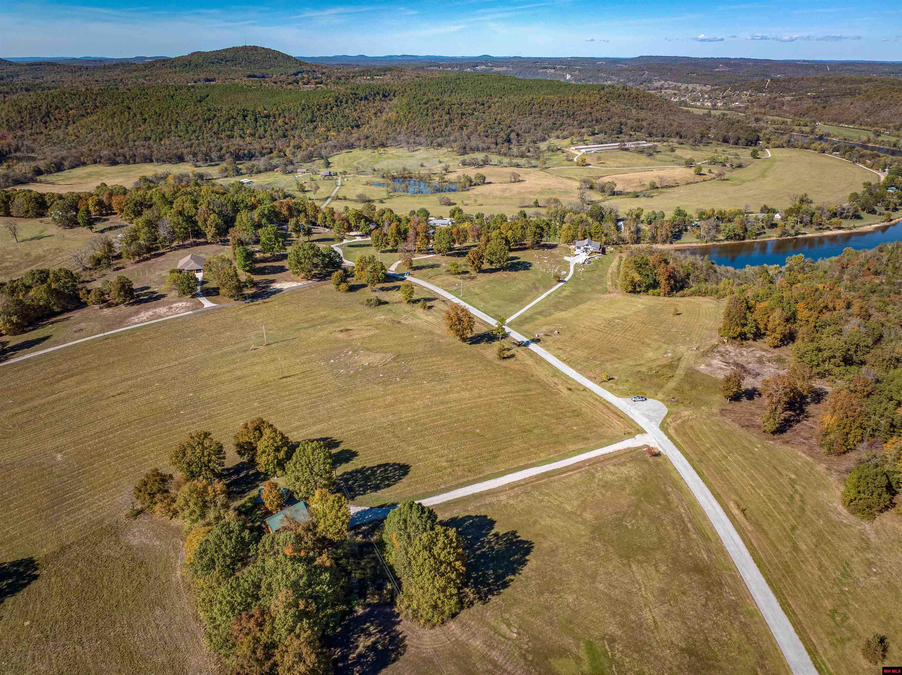 232 CROWN COURT Norfork, AR