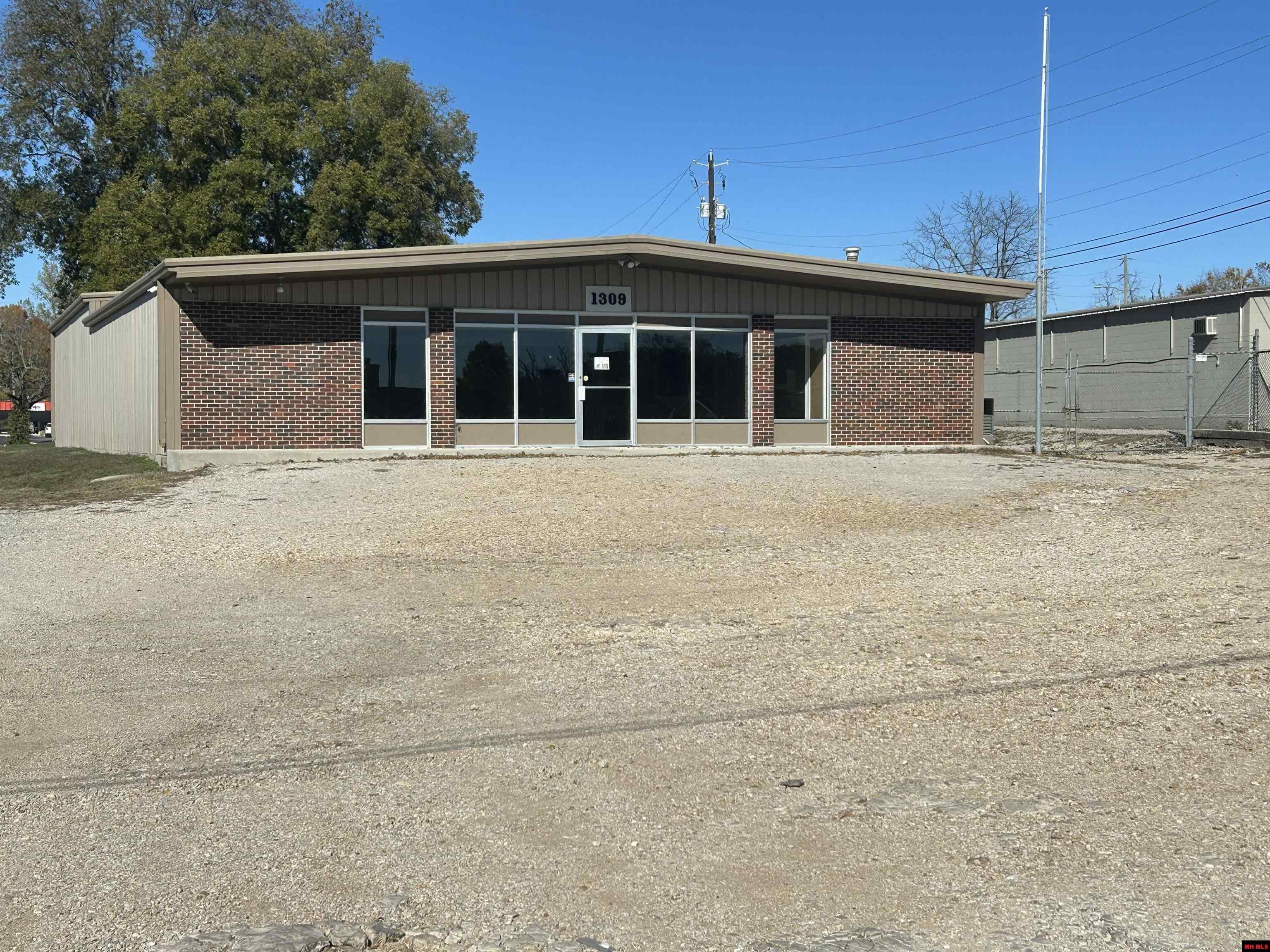 1309 BRADLEY DRIVE Mountain Home, AR