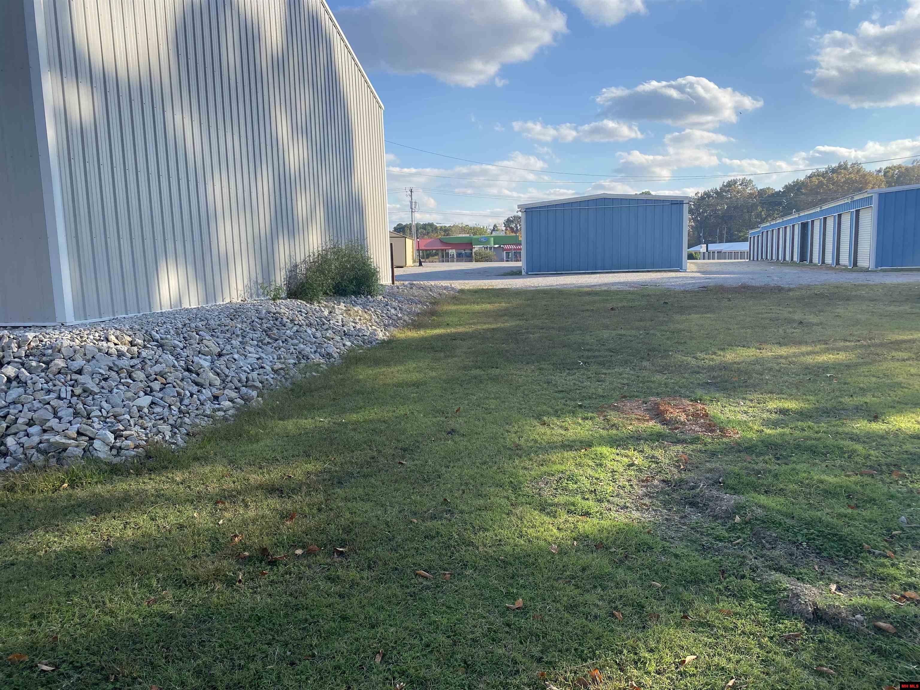 7075 E HWY 62 Gassville, AR