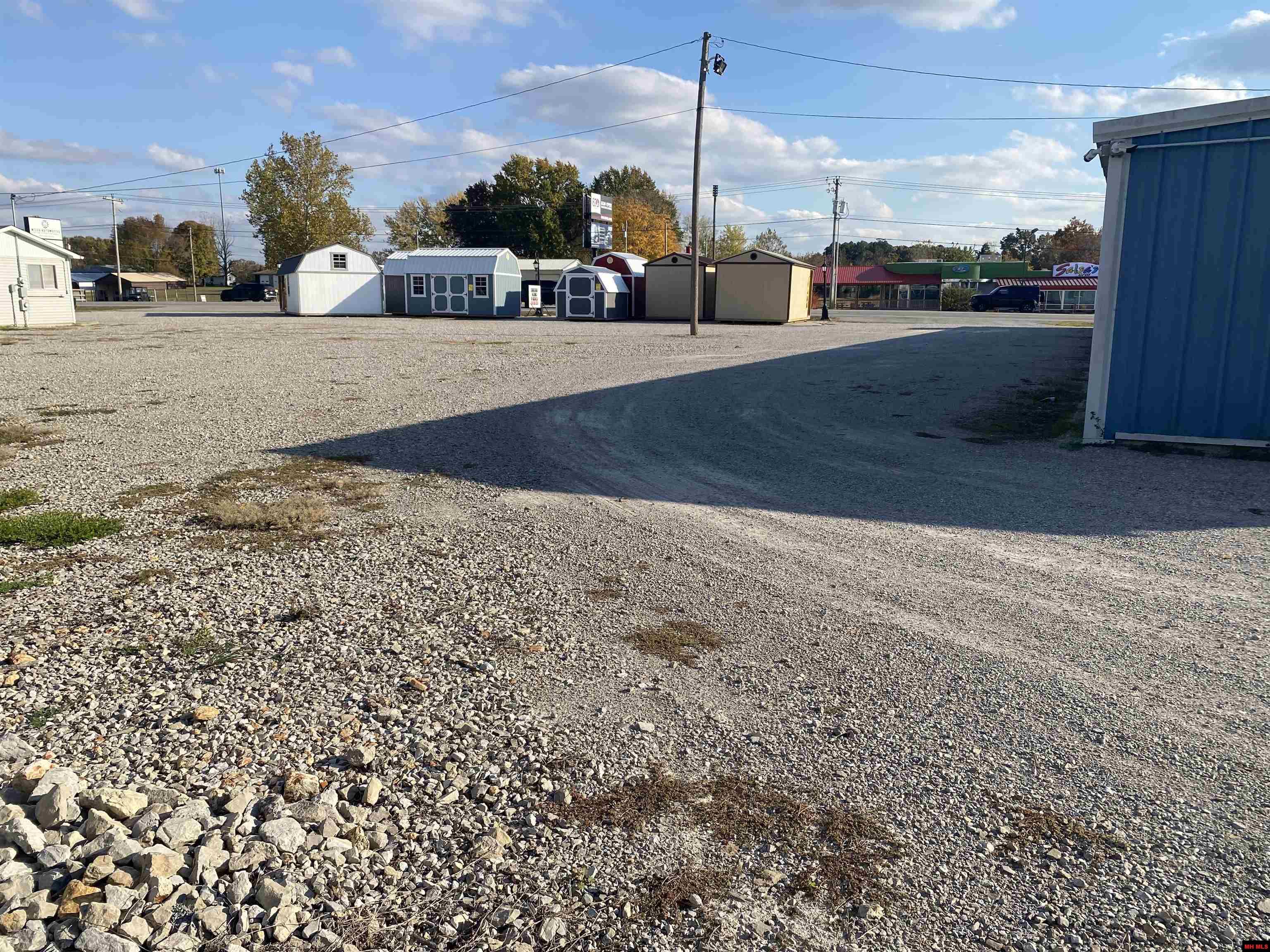 7075 E HWY 62 Gassville, AR