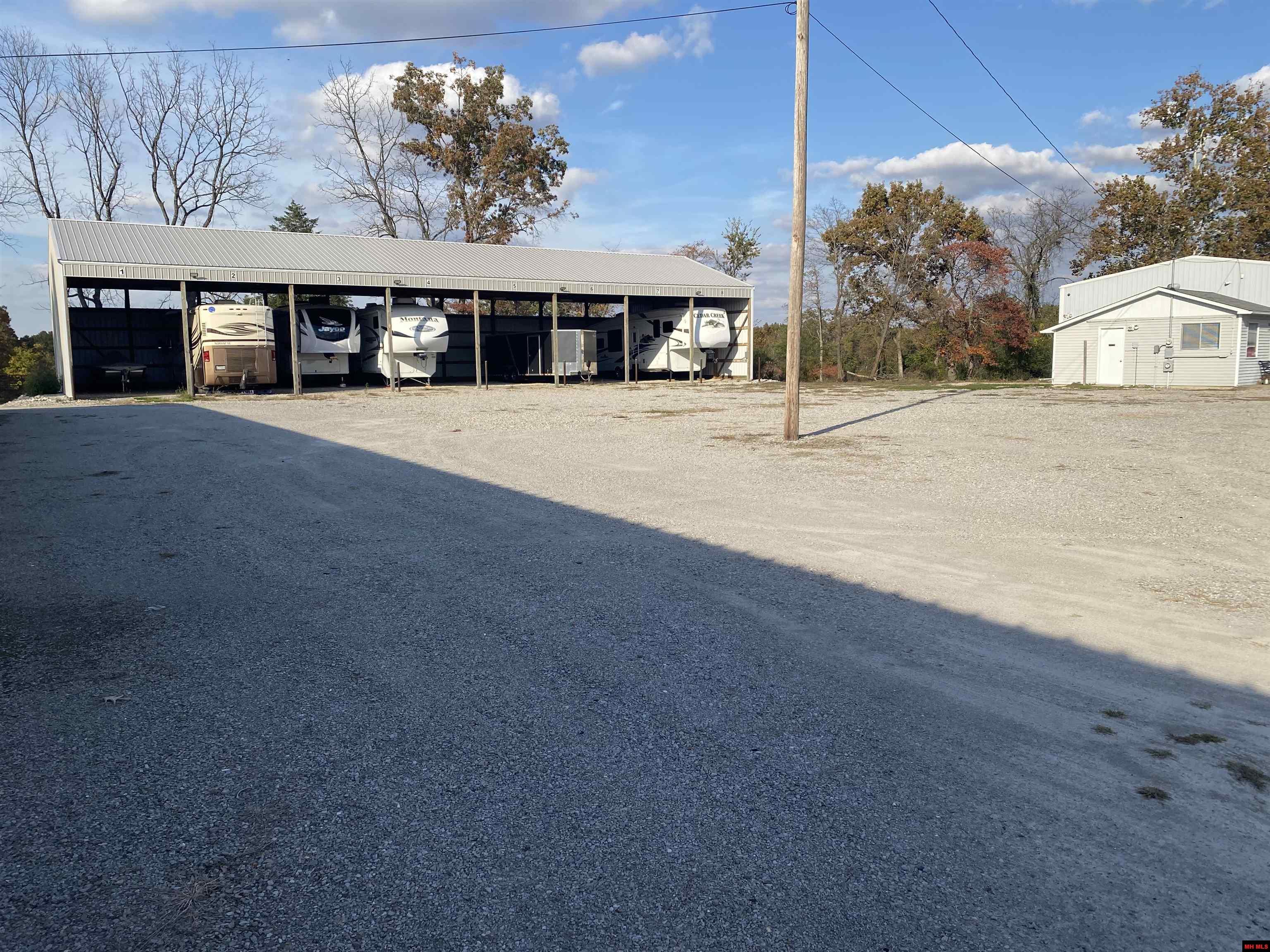 7075 E HWY 62 Gassville, AR