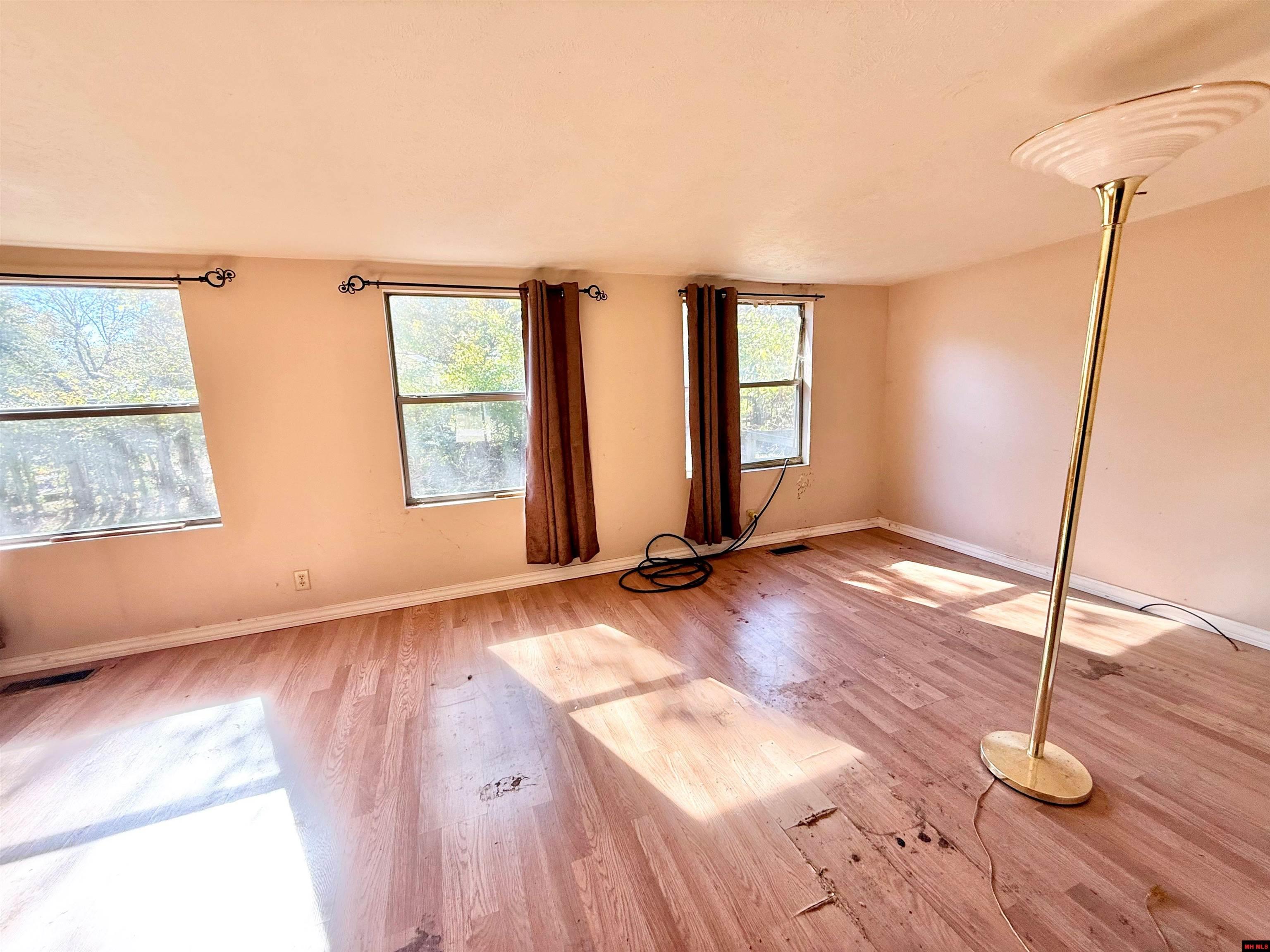 322 SURREY DRIVE Lakeview, AR