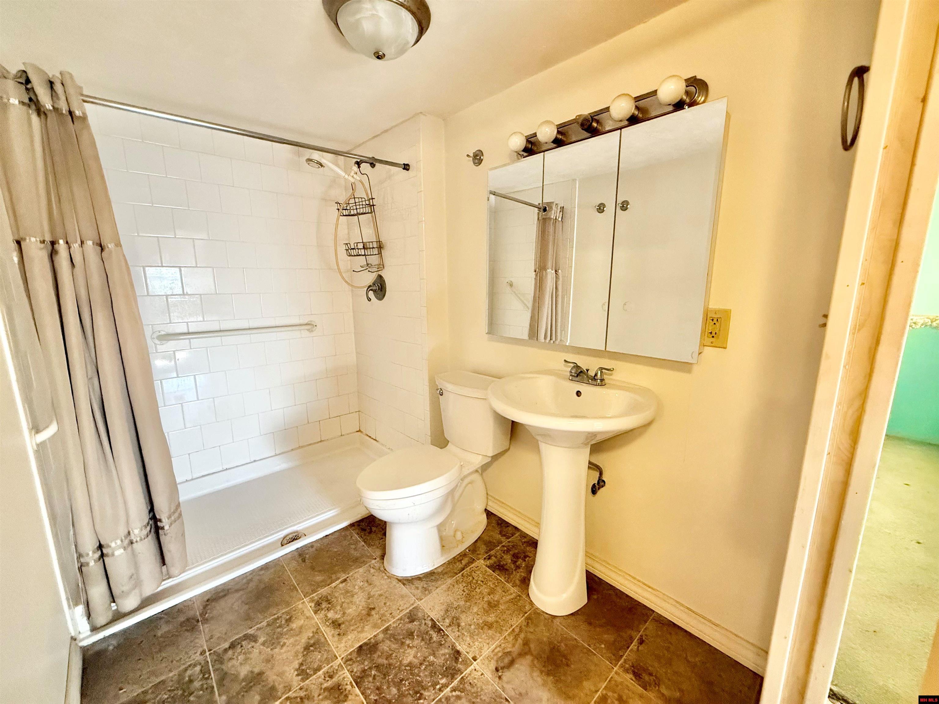 322 SURREY DRIVE Lakeview, AR