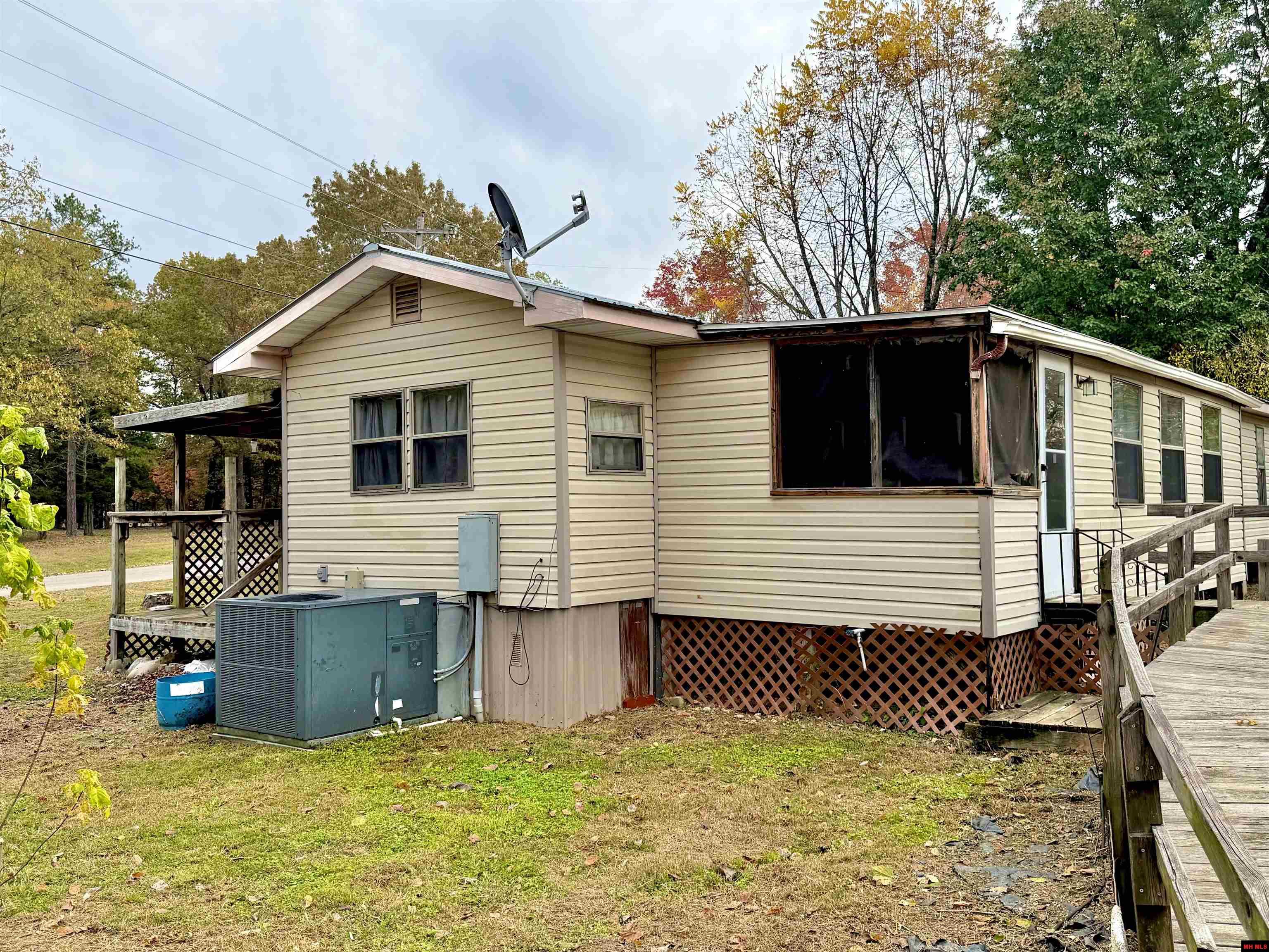 322 SURREY DRIVE Lakeview, AR