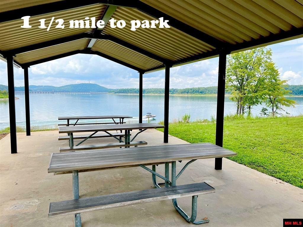 322 SURREY DRIVE Lakeview, AR