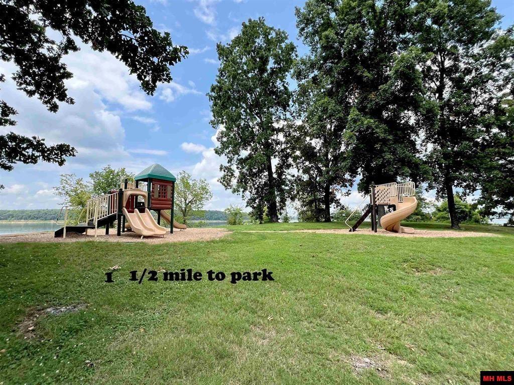 322 SURREY DRIVE Lakeview, AR