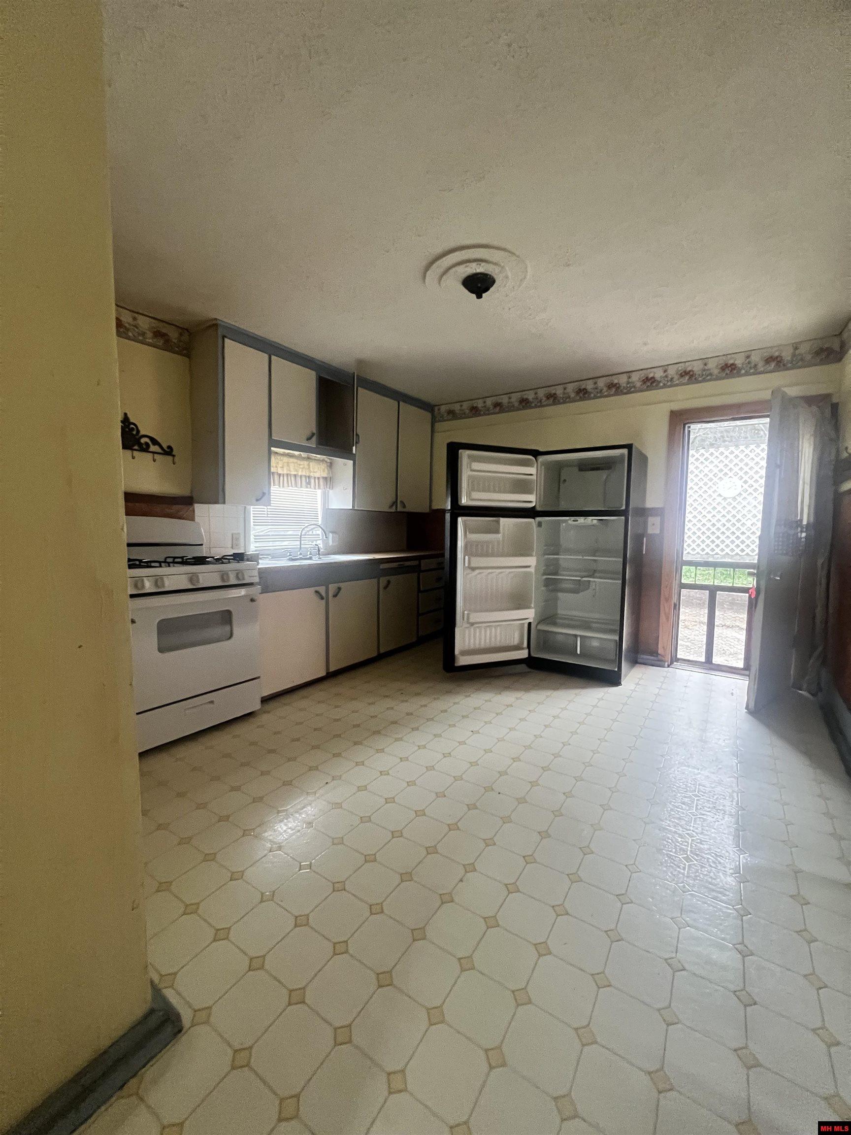 14 WINTERGREEN LANE Yellville, AR