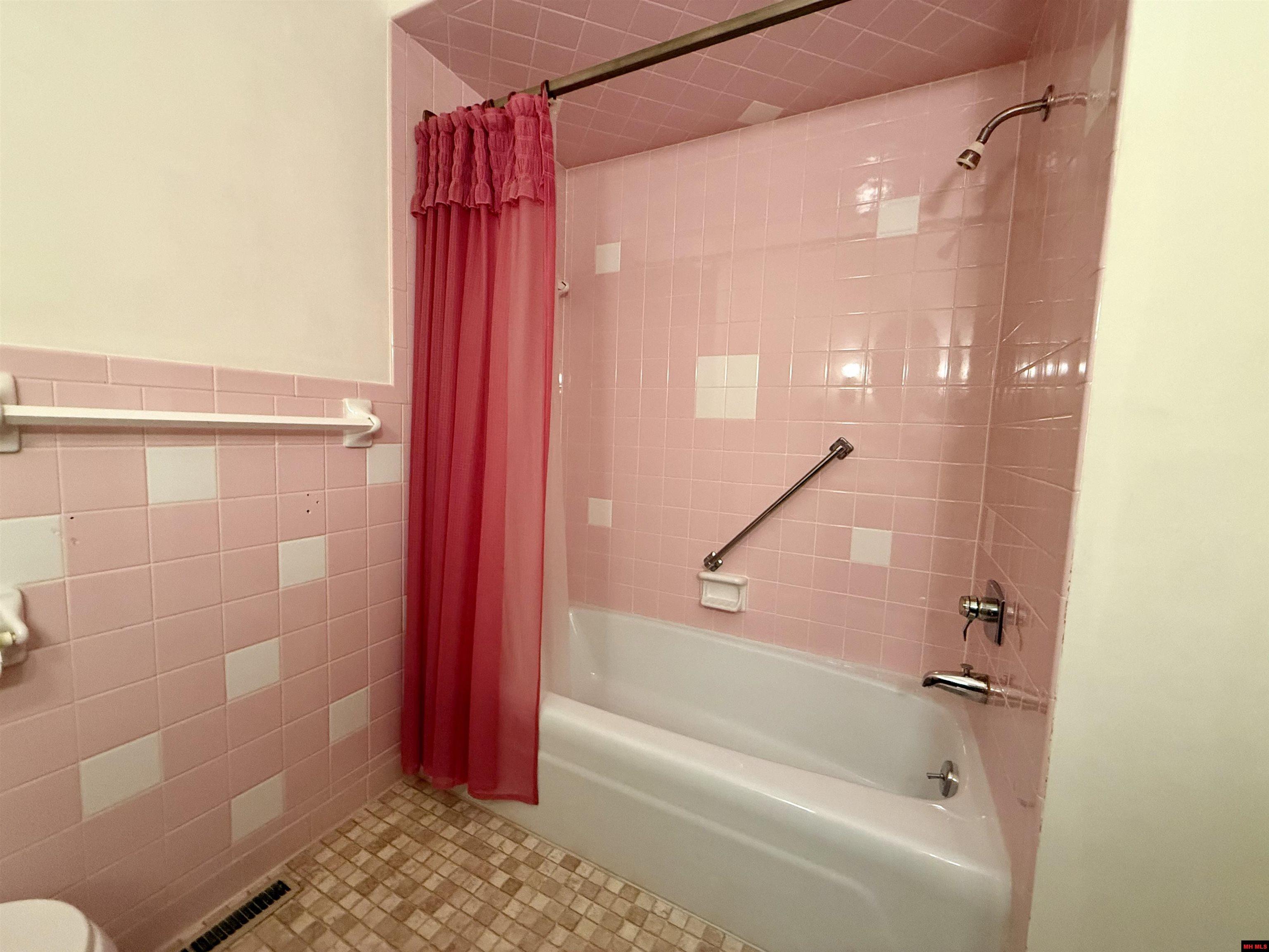 1113 MEADOWBROOK DRIVE Mountain Home, AR