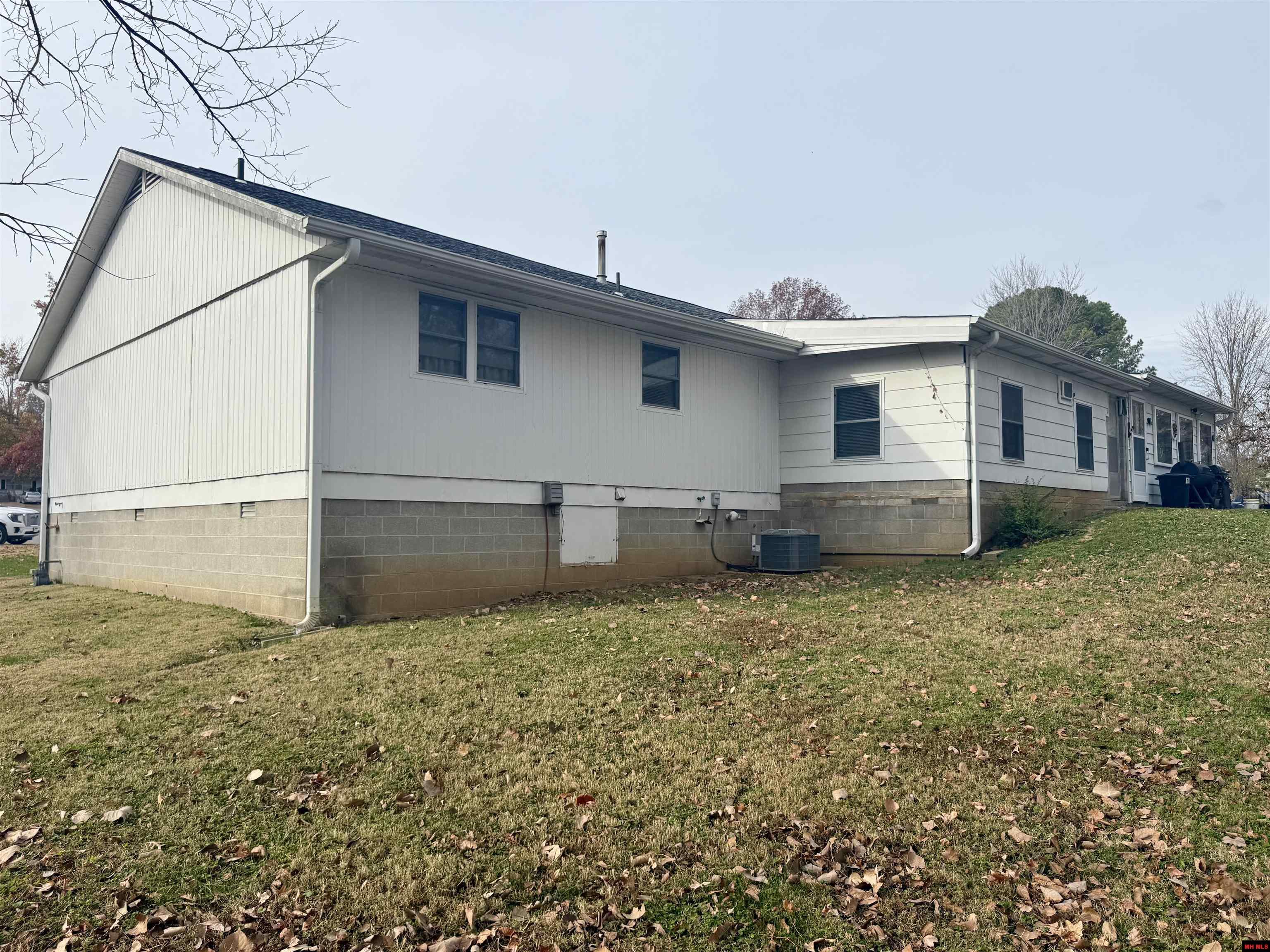 1113 MEADOWBROOK DRIVE Mountain Home, AR