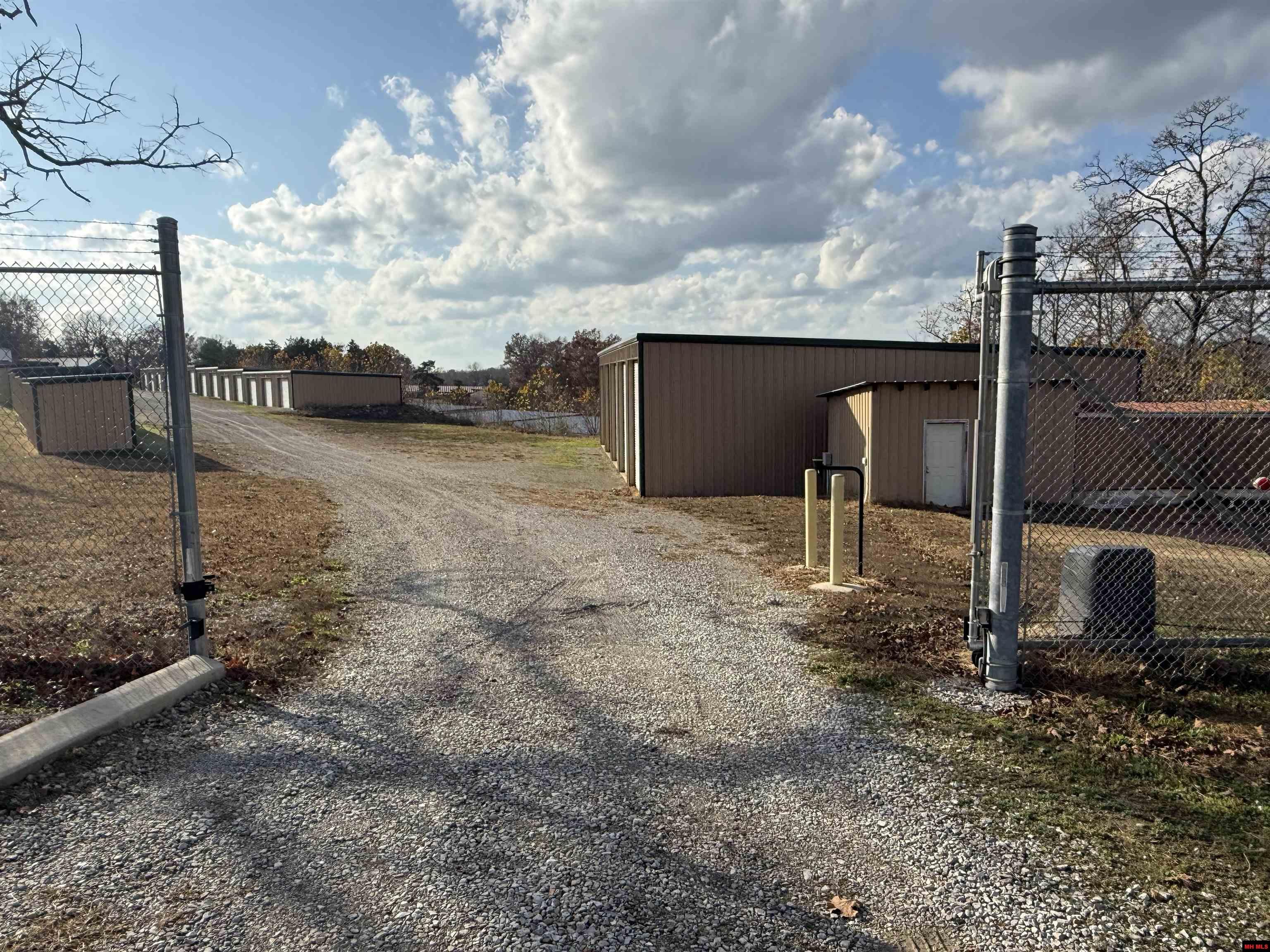 3286 HWY 101 Gamaliel, AR