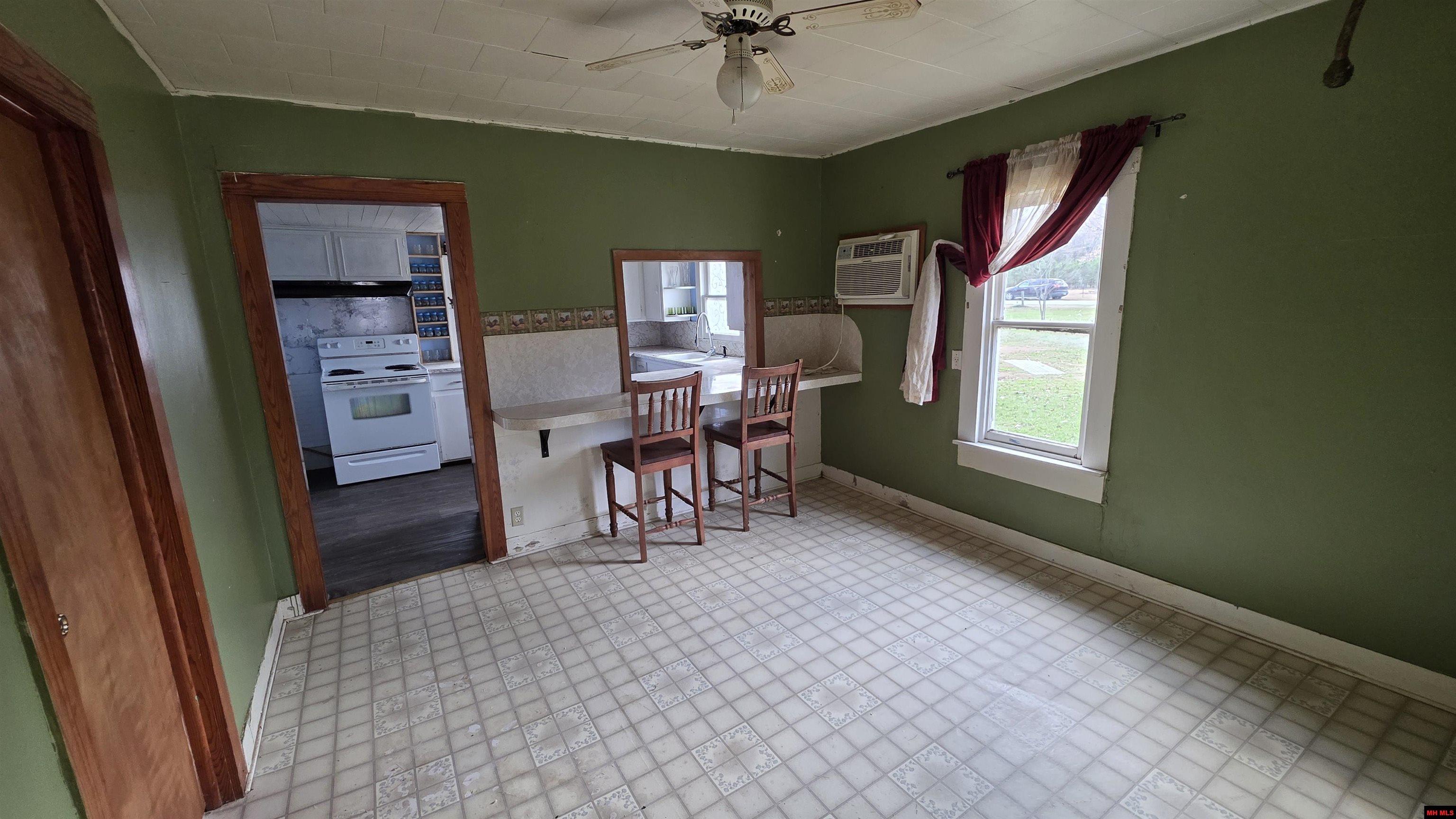 4444 E HWY 206 Everton, AR