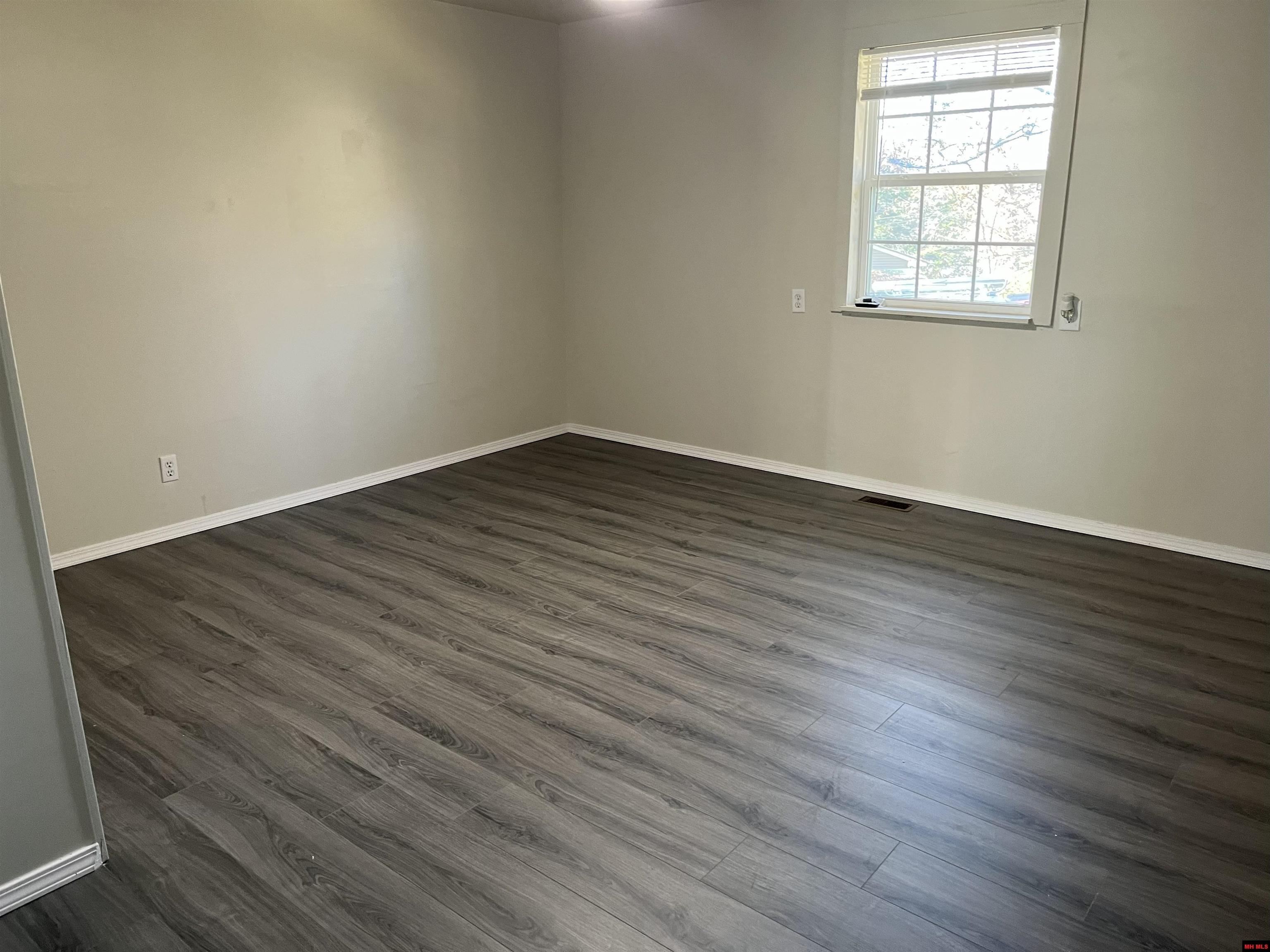 142 WALNUT CIRCLE Yellville, AR 72687