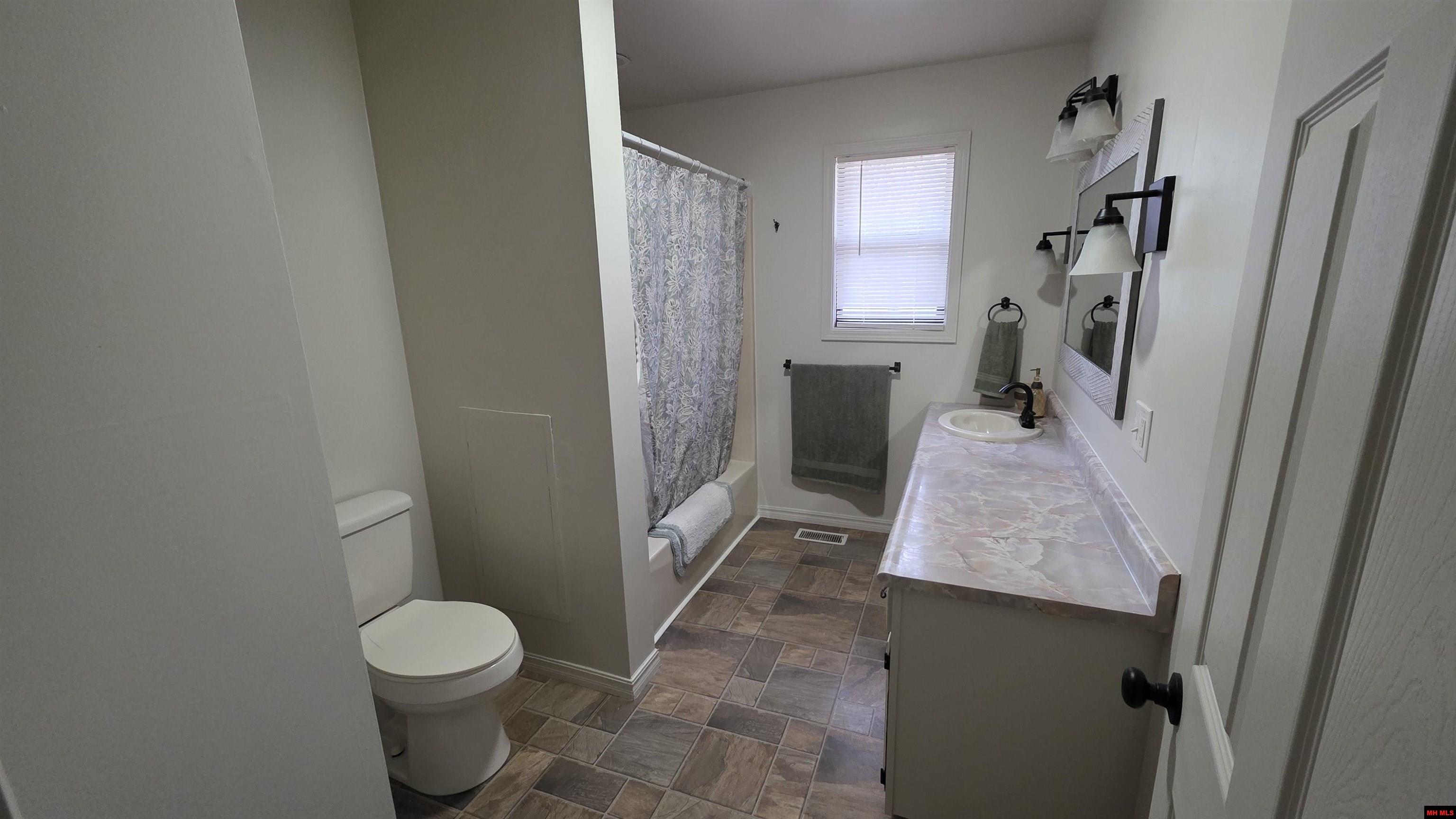 142 WALNUT CIRCLE Yellville, AR 72687