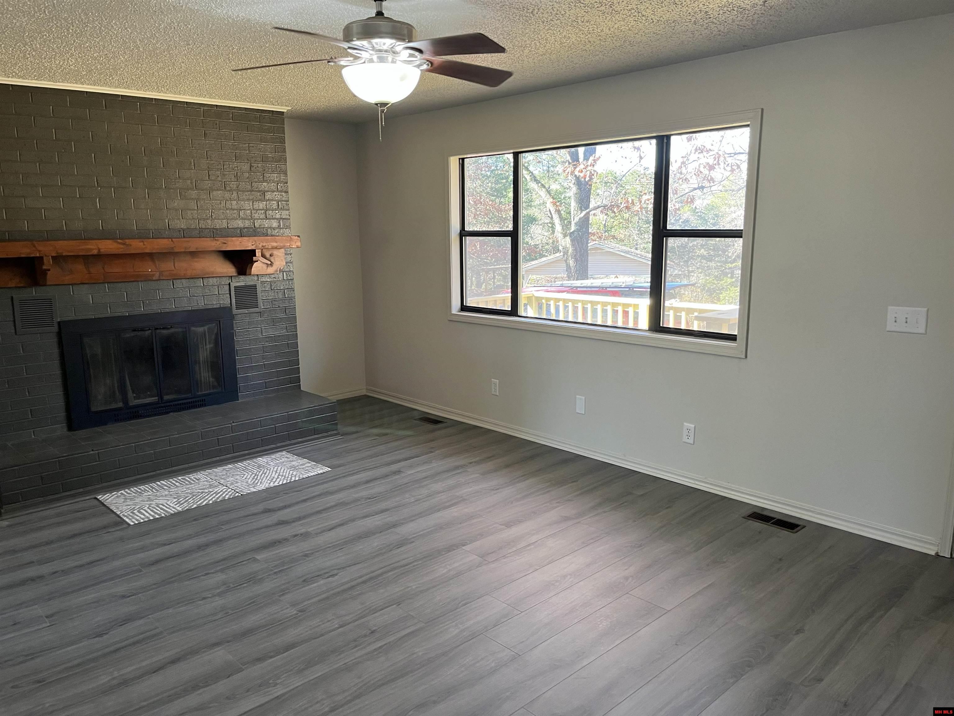 142 WALNUT CIRCLE Yellville, AR 72687