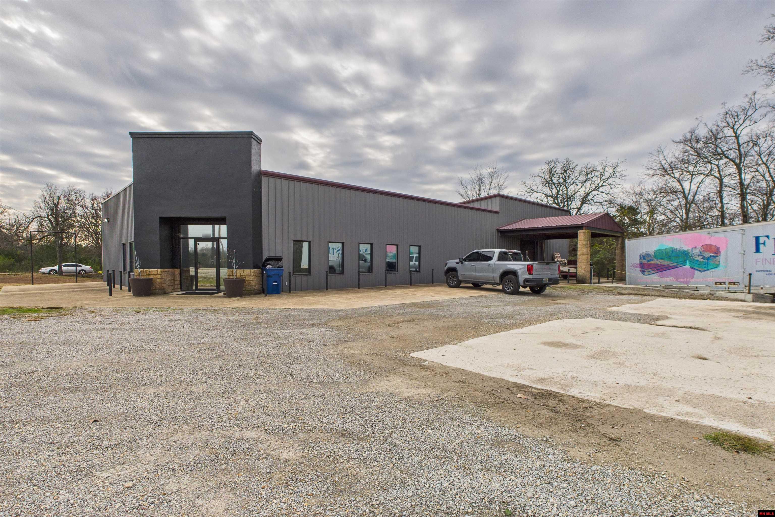 1300 & 1306 E MAIN STREET Flippin, AR