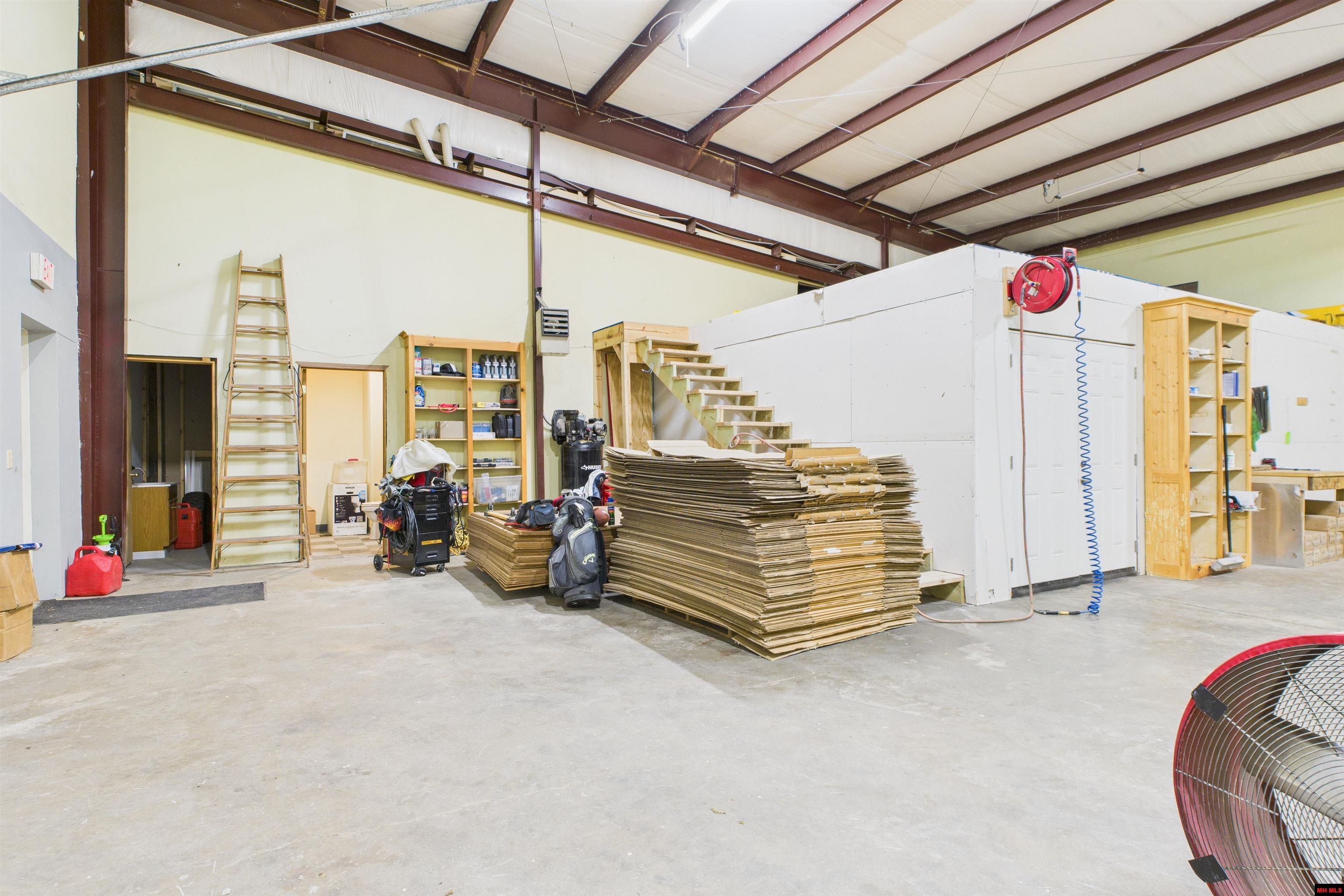 1300 & 1306 E MAIN STREET Flippin, AR