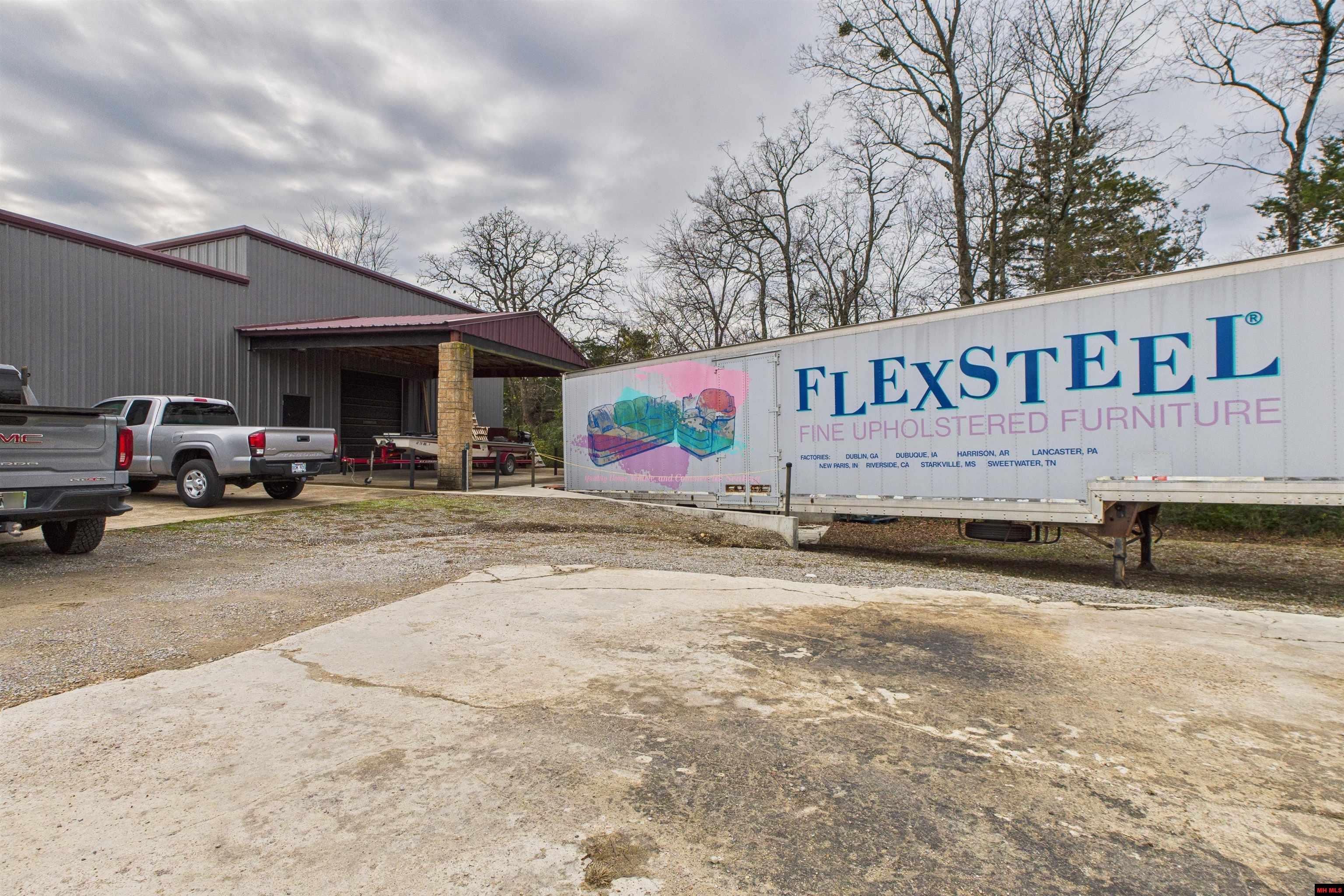 1300 & 1306 E MAIN STREET Flippin, AR