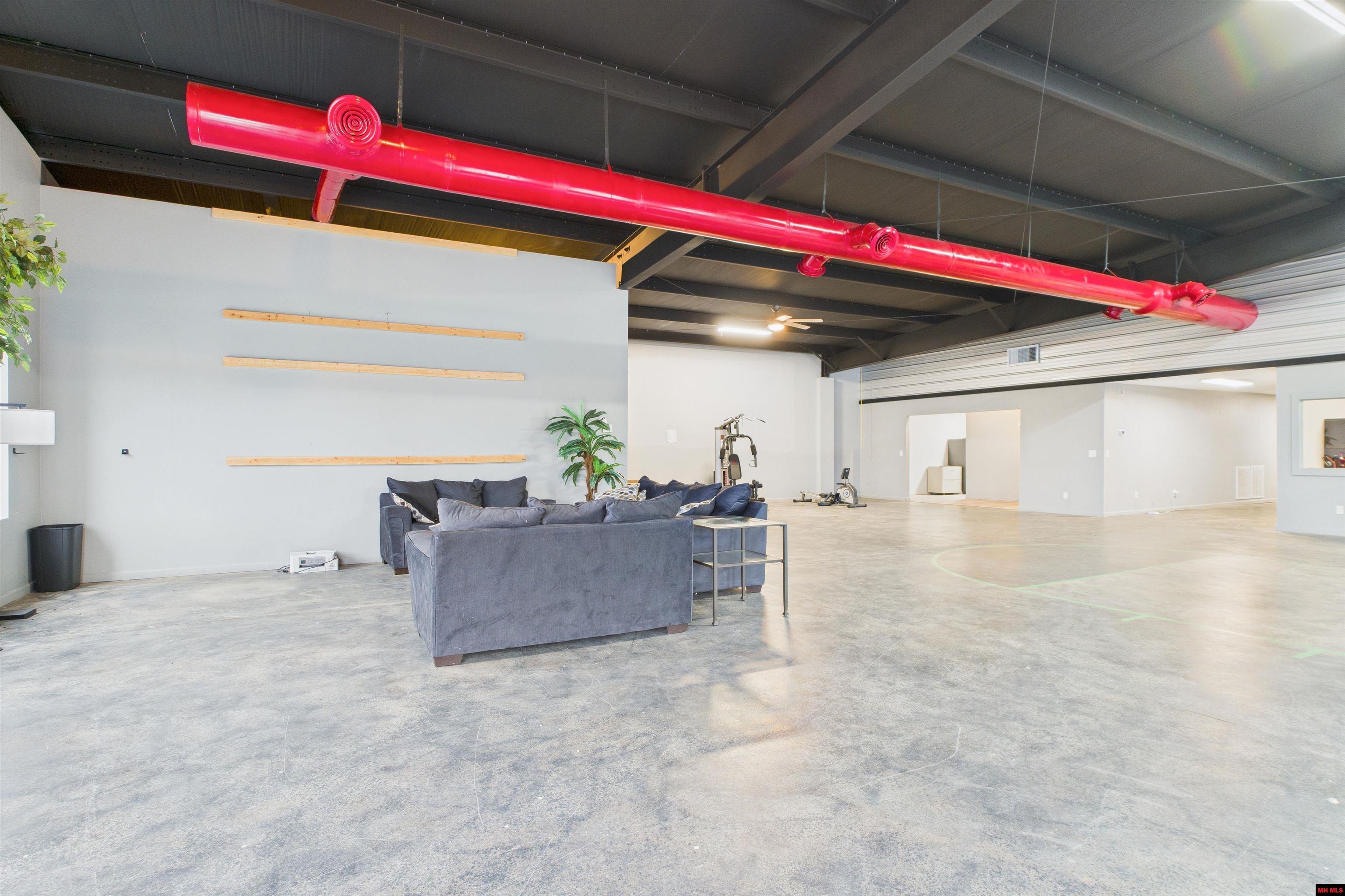 1300 & 1306 E MAIN STREET Flippin, AR