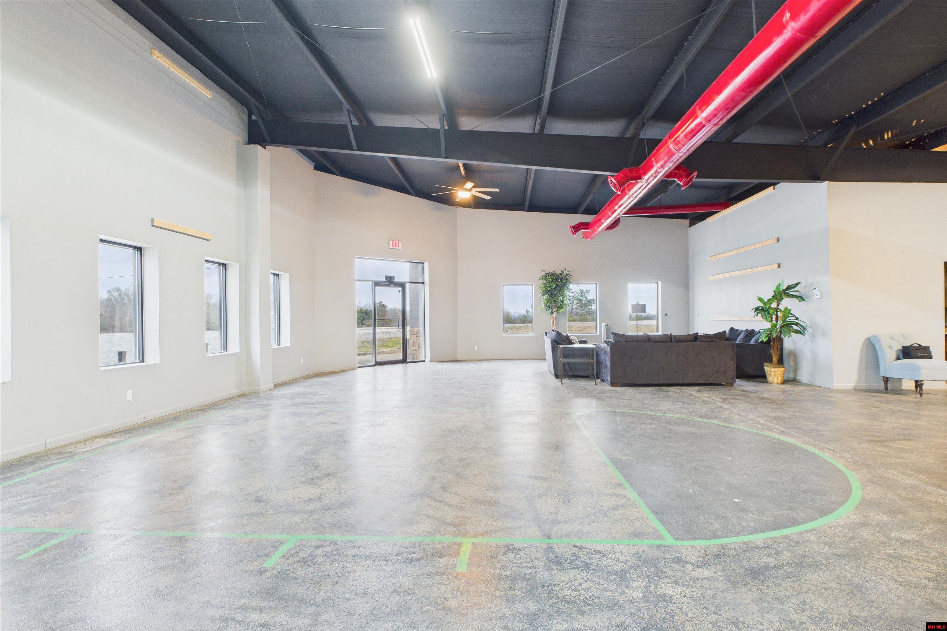 1300 & 1306 E MAIN STREET Flippin, AR