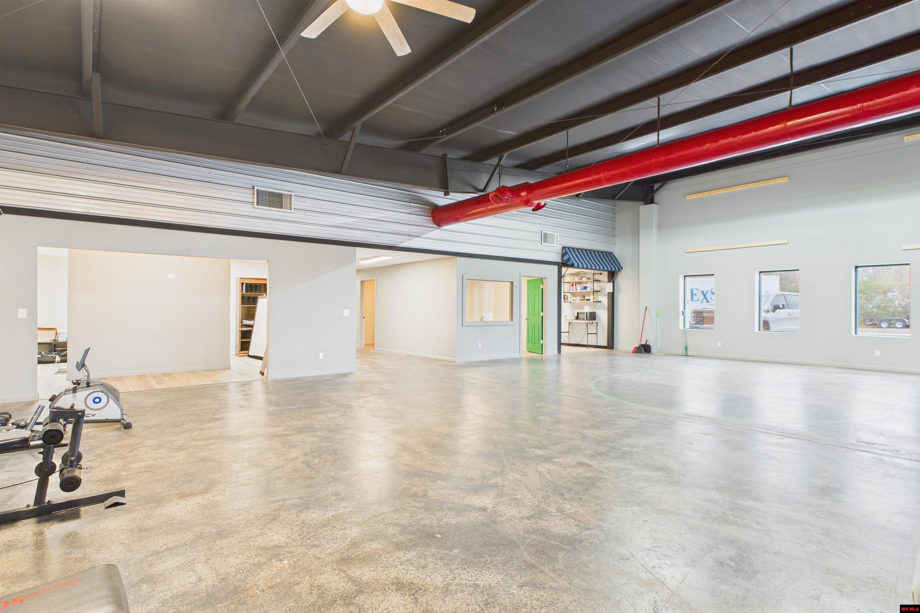 1300 & 1306 E MAIN STREET Flippin, AR