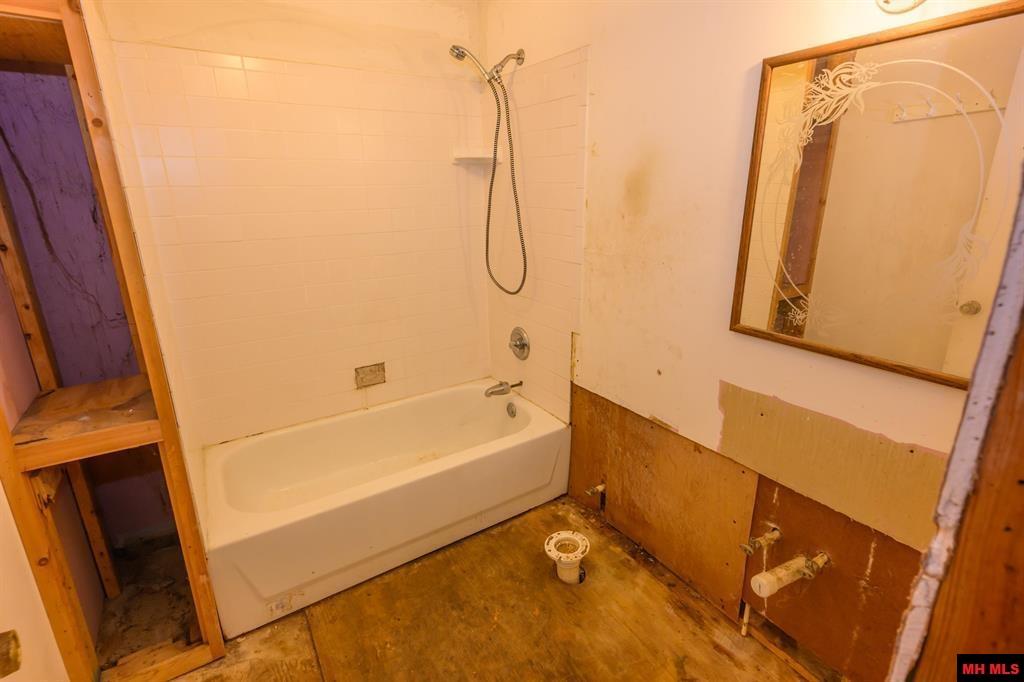 1449 COTTER ROAD Gassville, AR