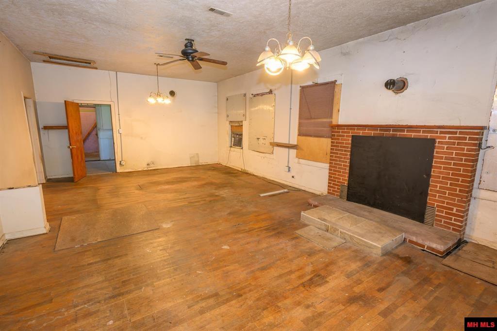 1449 COTTER ROAD Gassville, AR