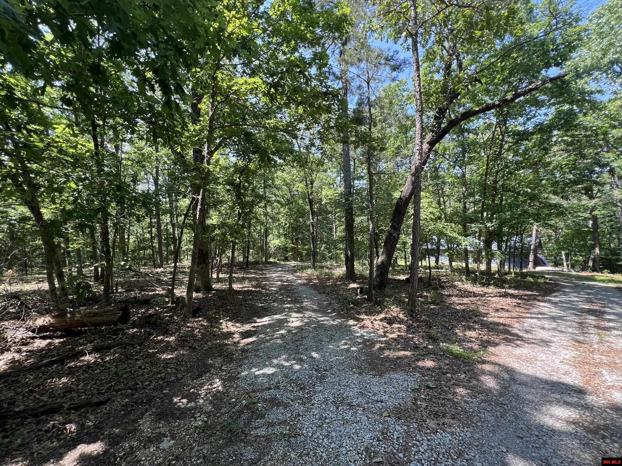 9857 N HWY 14 NORTH Yellville, AR 72687