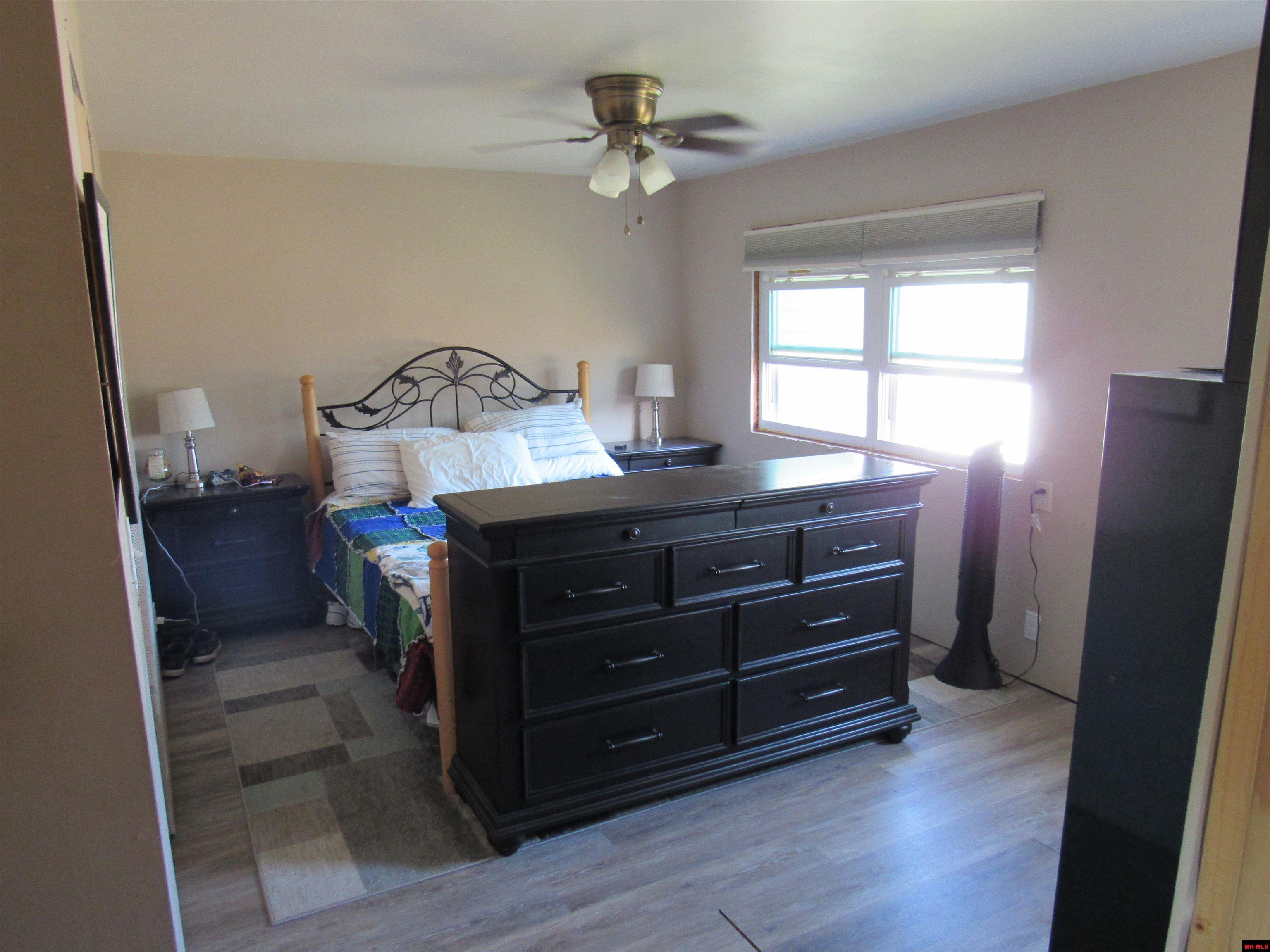 218 S CEDAR STREET Yellville, AR 72687