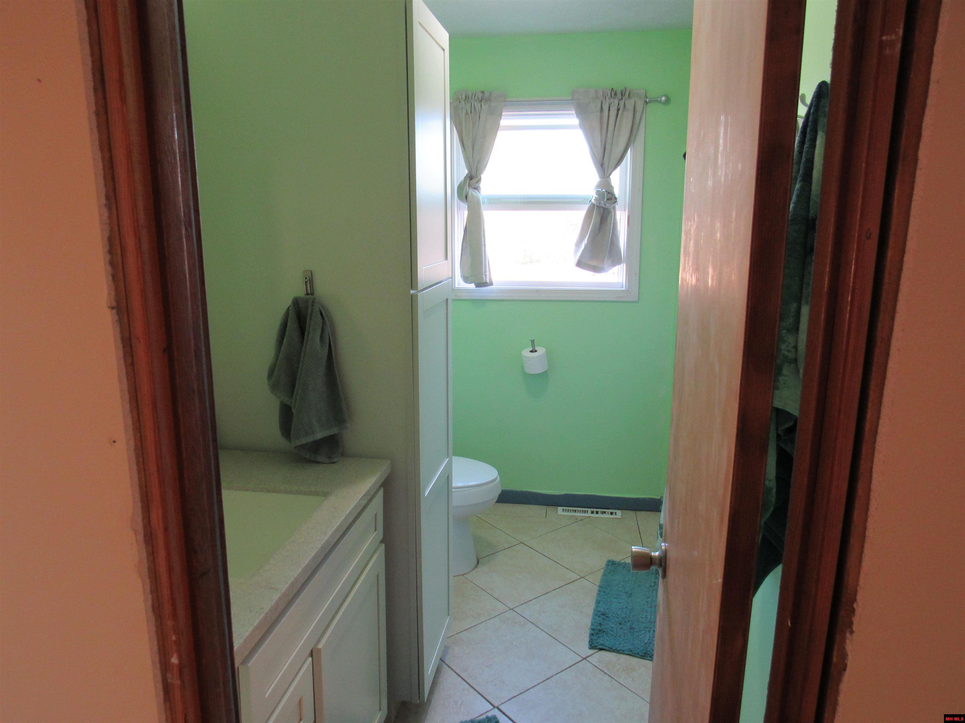 218 S CEDAR STREET Yellville, AR 72687