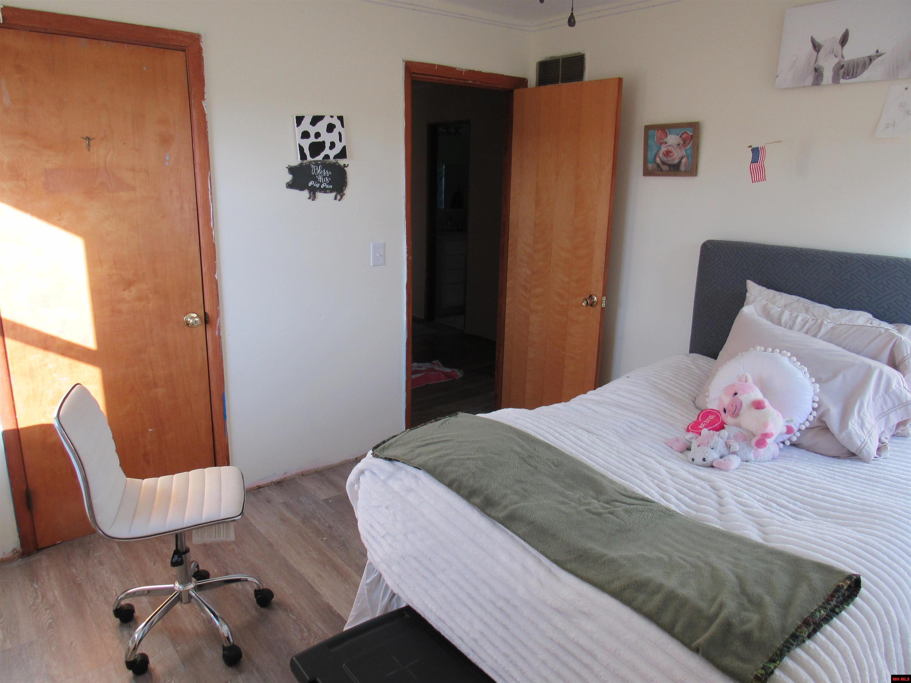 218 S CEDAR STREET Yellville, AR 72687