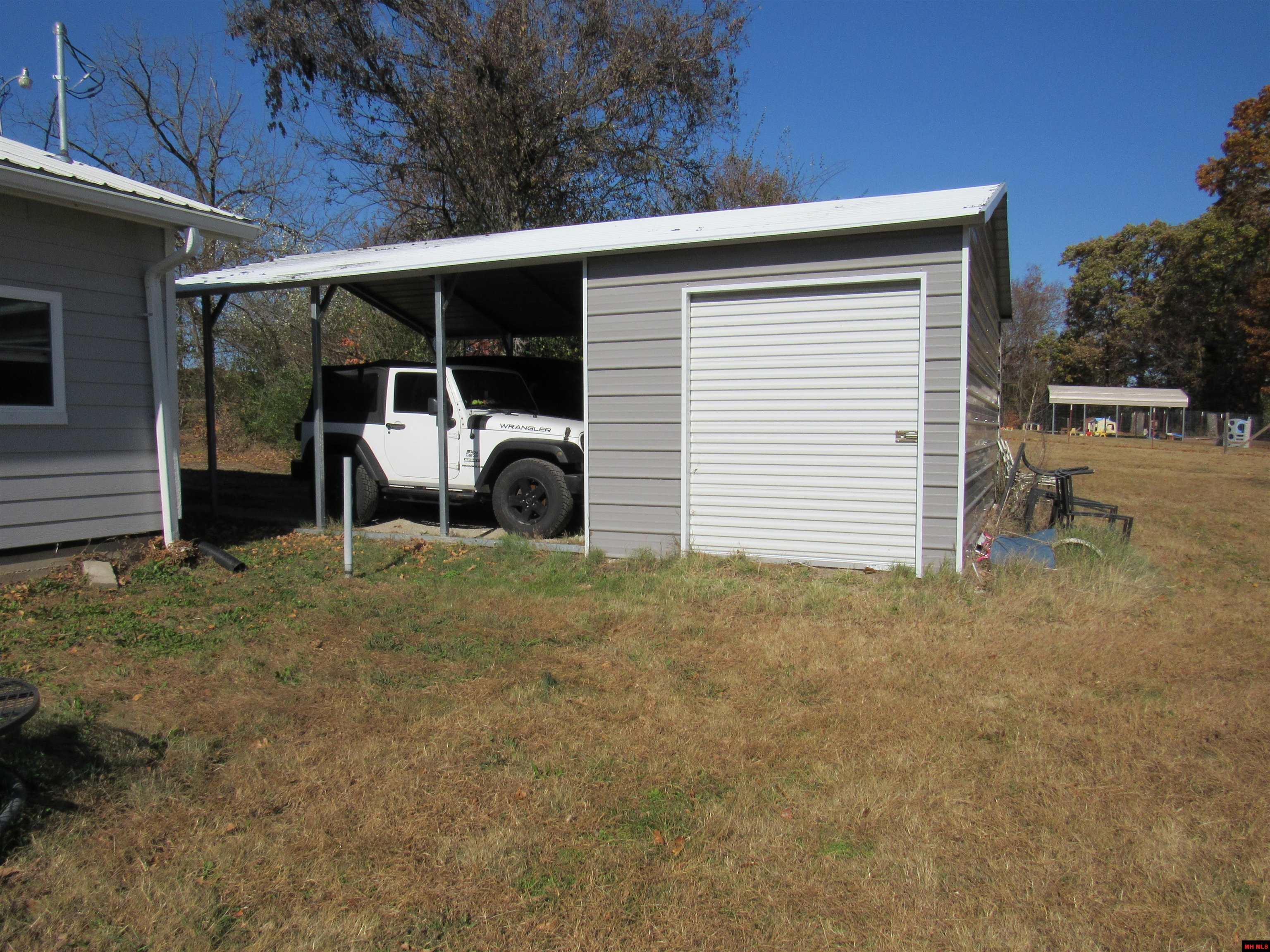 218 S CEDAR STREET Yellville, AR 72687