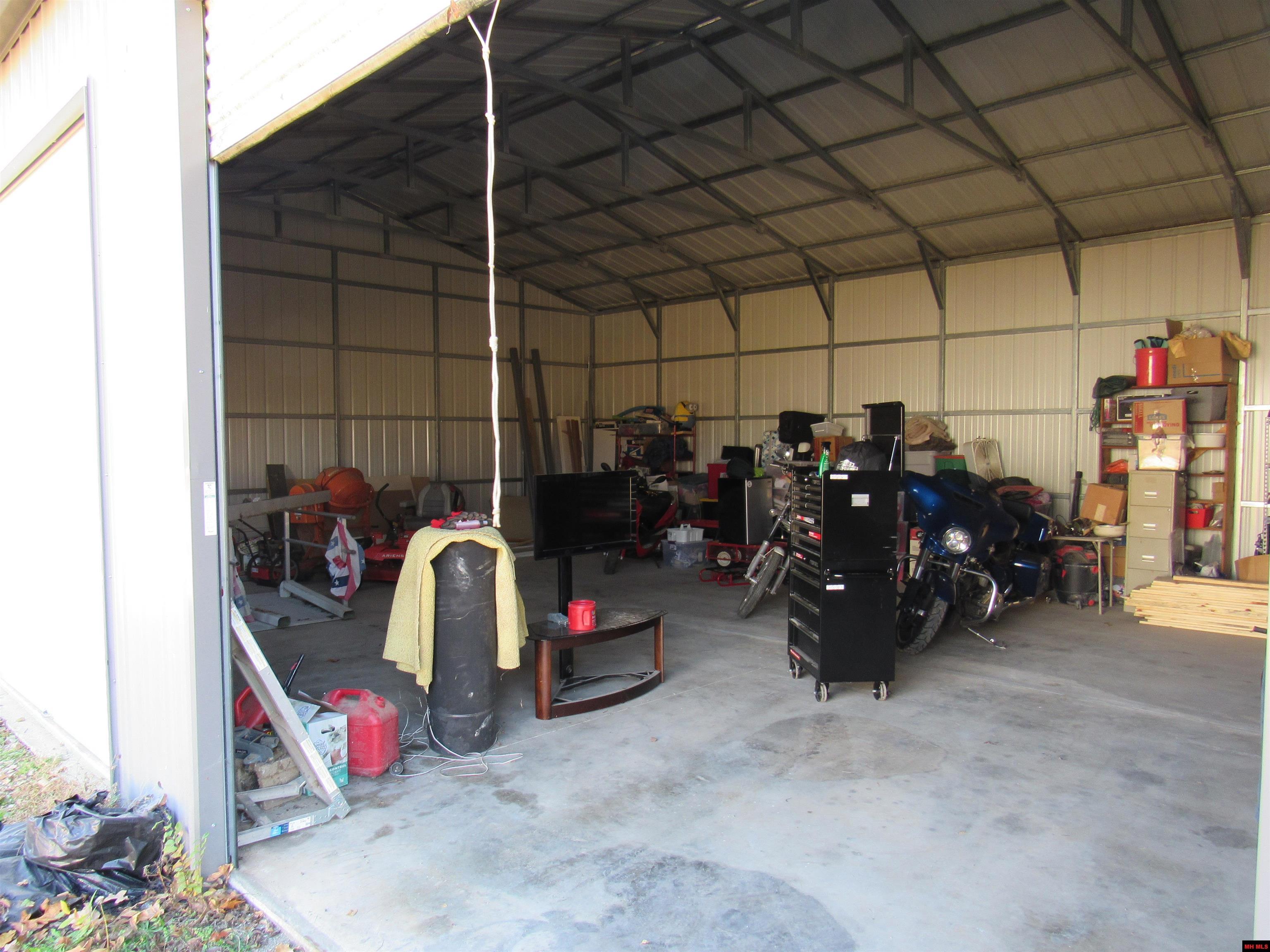 218 S CEDAR STREET Yellville, AR 72687