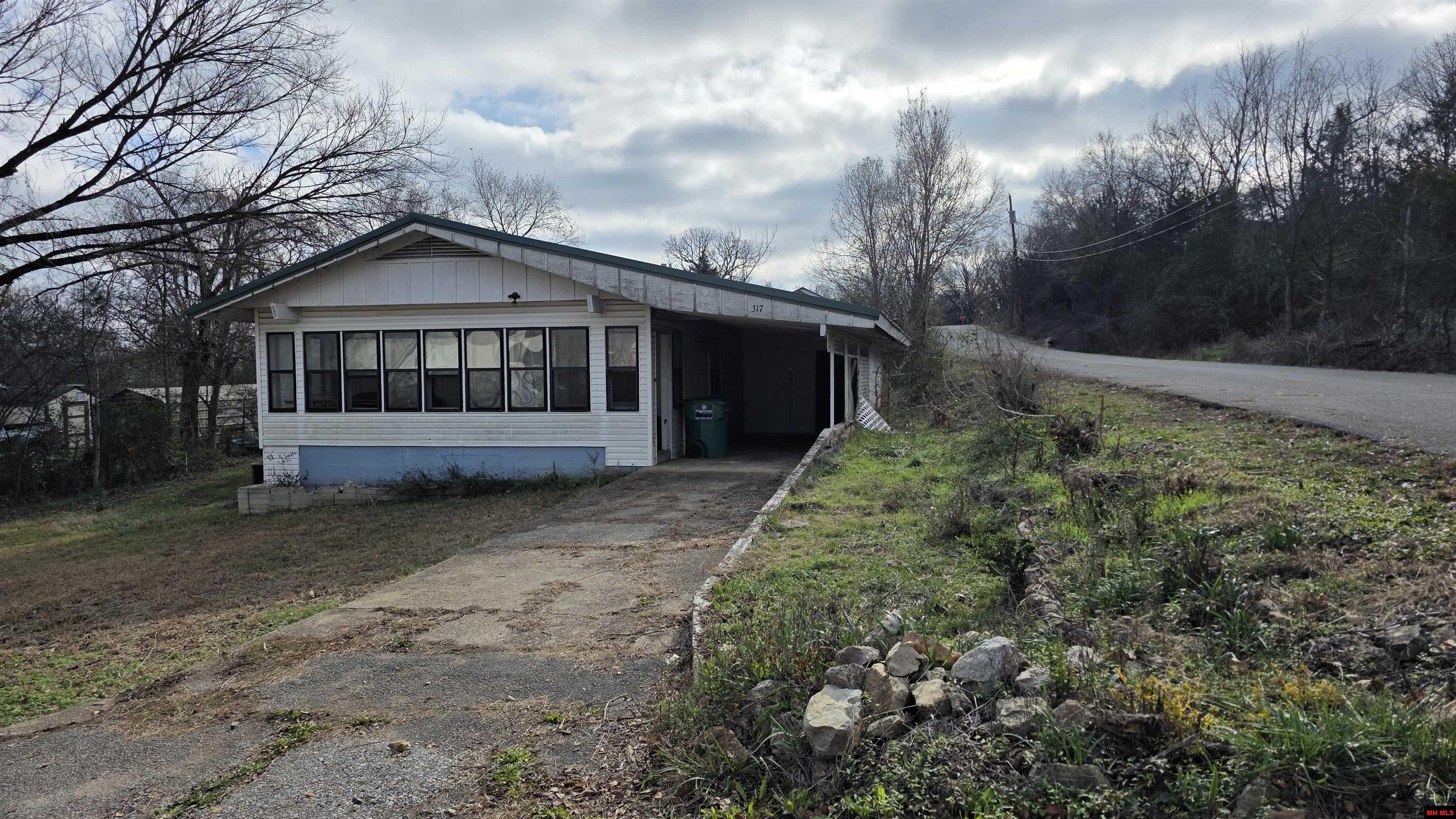 317 W 5TH STREET Yellville, AR