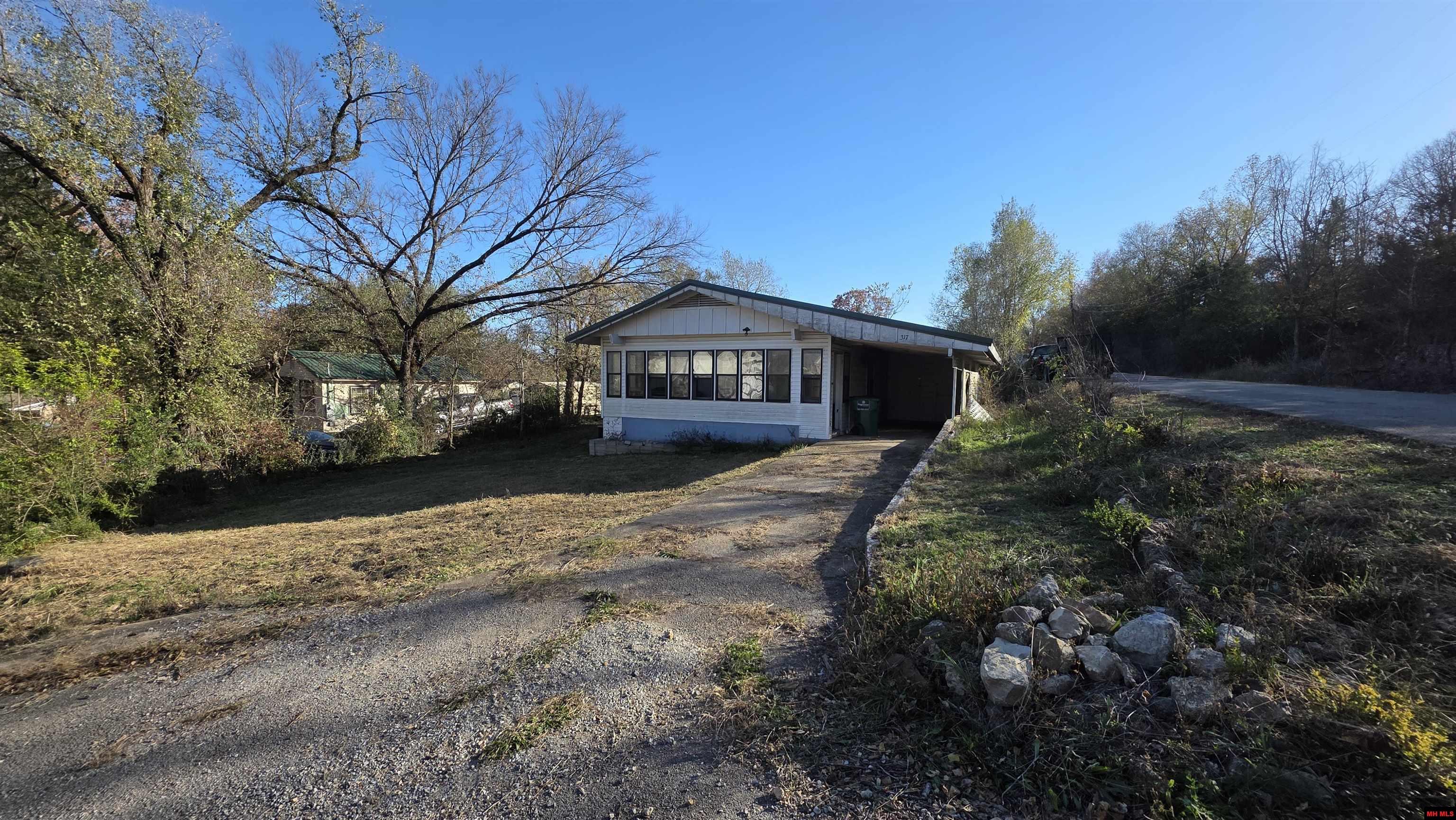 317 W 5TH STREET Yellville, AR