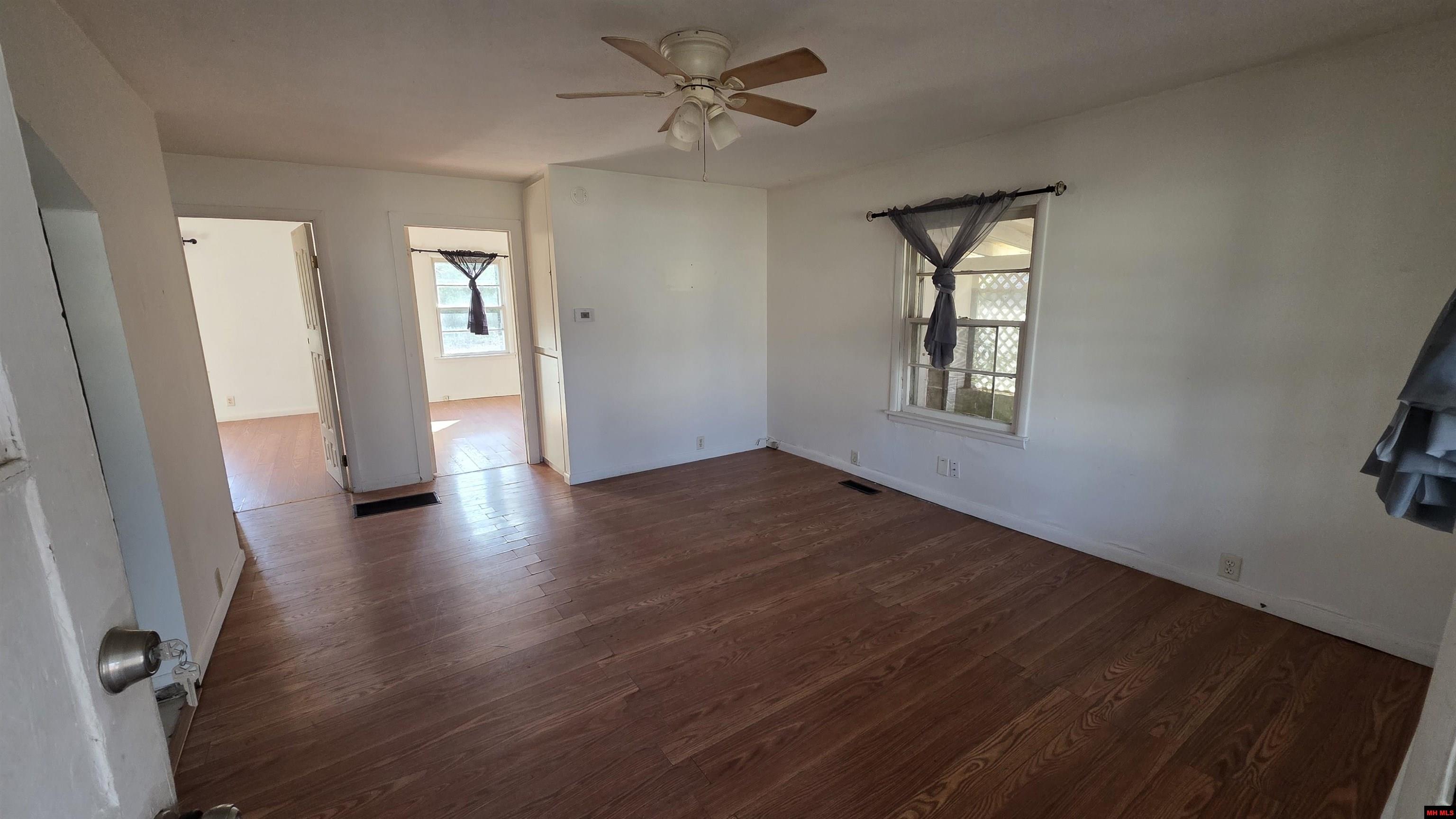 317 W 5TH STREET Yellville, AR