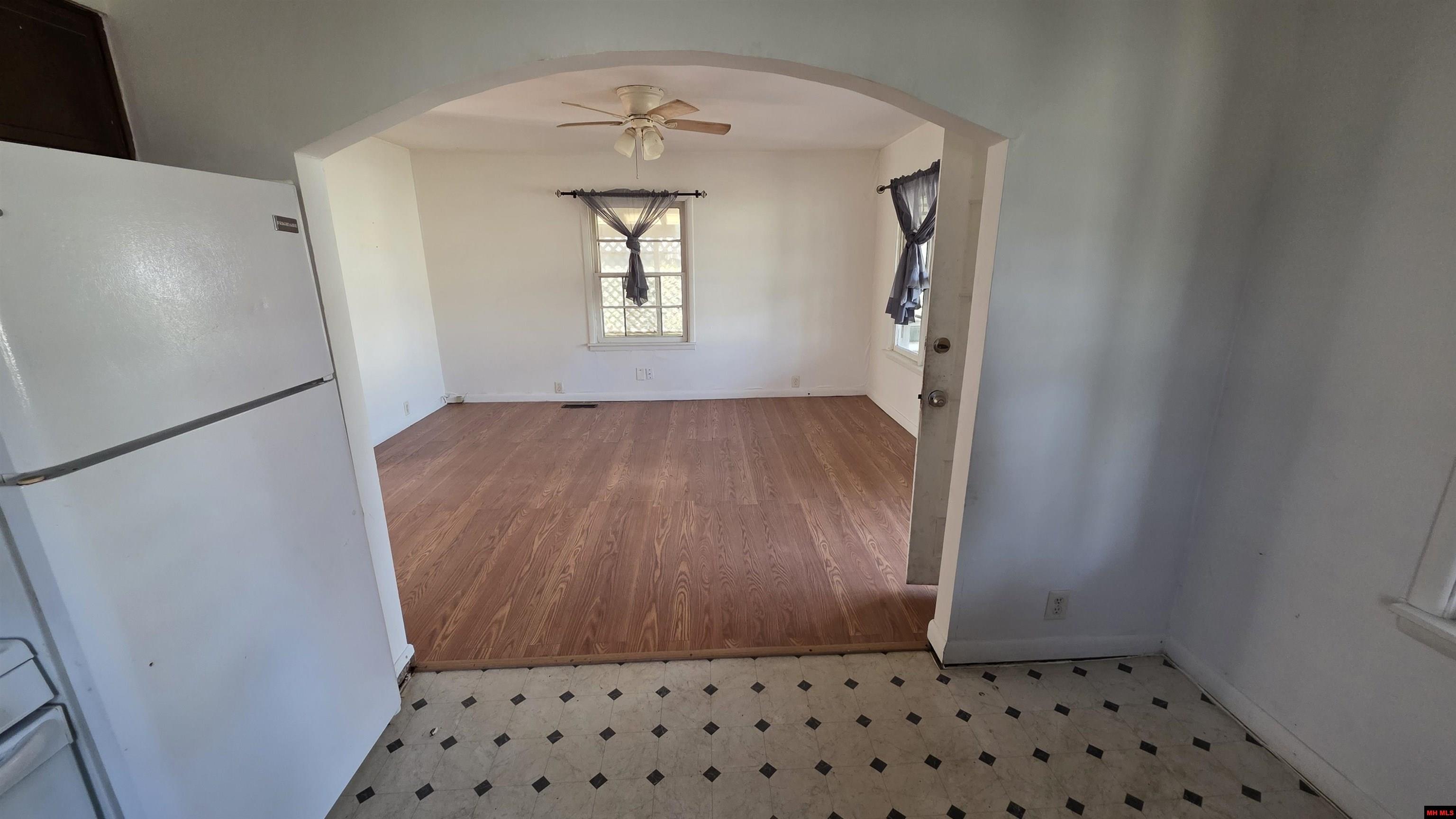 317 W 5TH STREET Yellville, AR