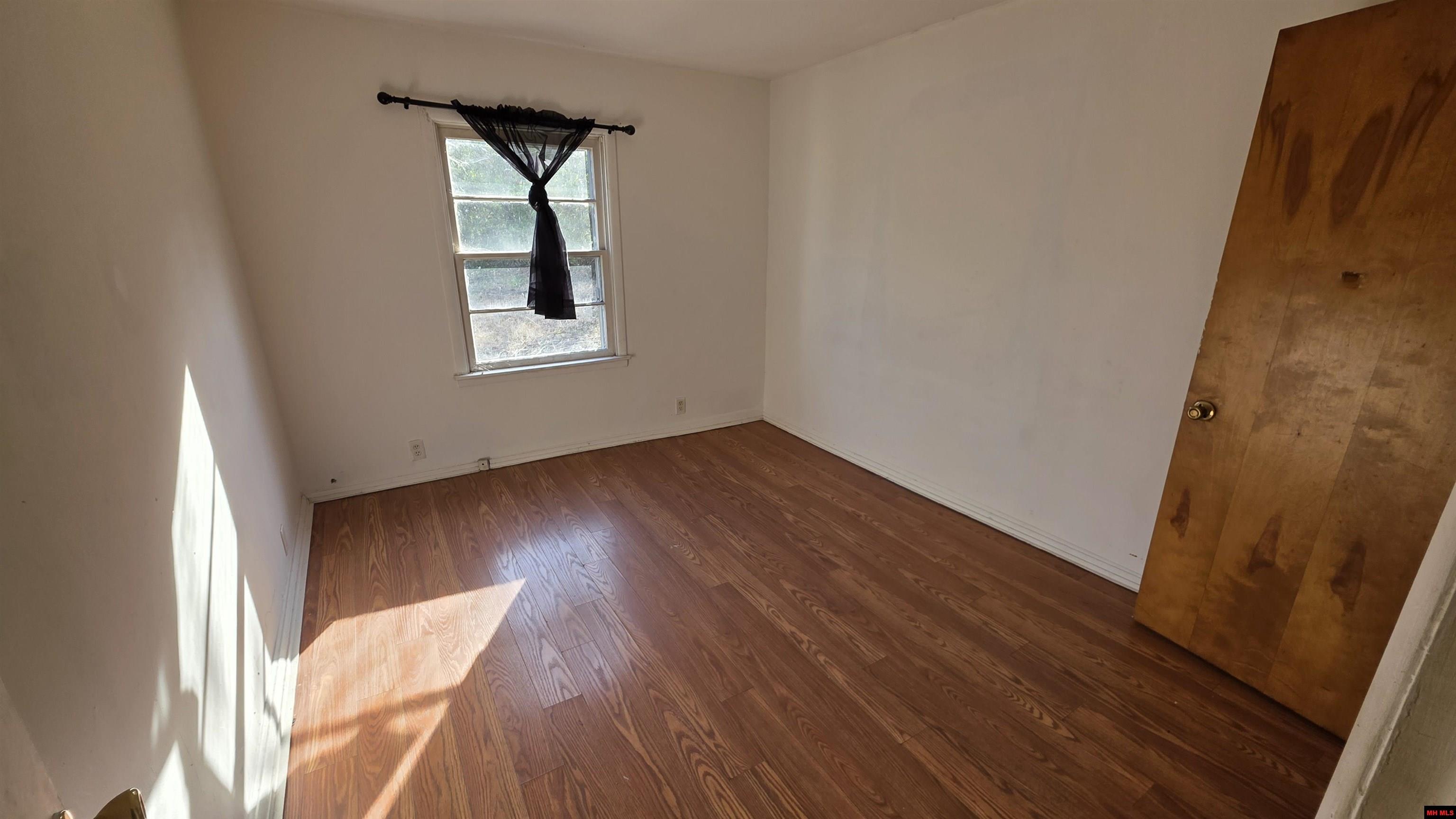 317 W 5TH STREET Yellville, AR