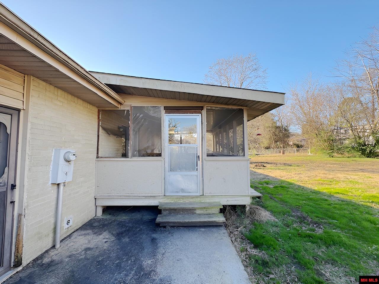 513 WILLOW LANE Mountain Home, AR