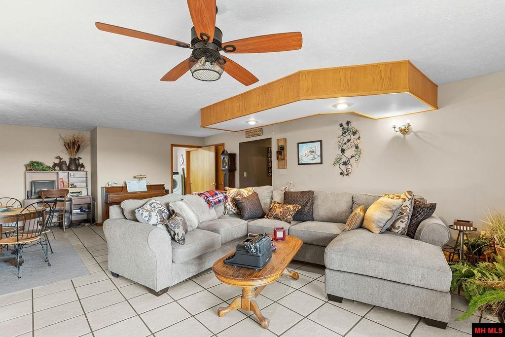 1570 LAKE POINT DRIVE Jordan, AR