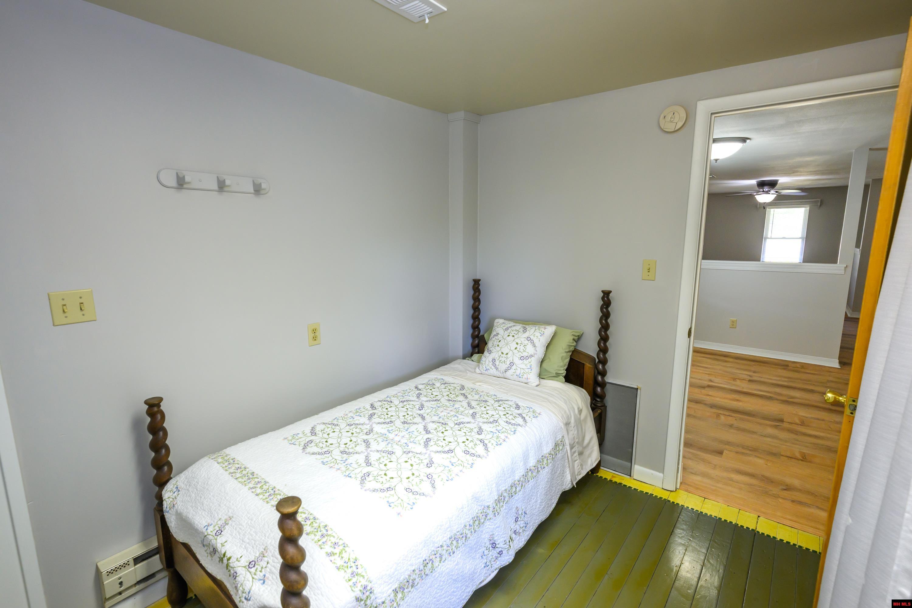 5738 OAKLAND ROAD Oakland, AR