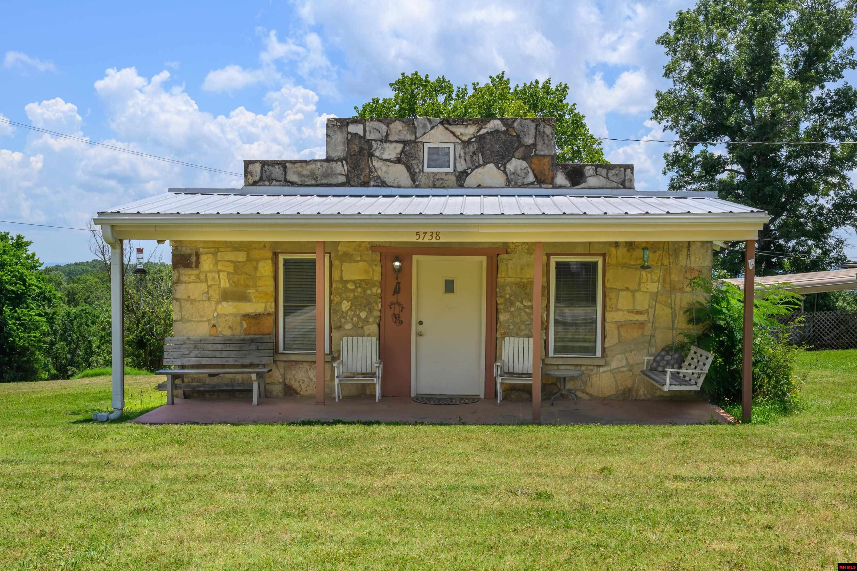 5738 OAKLAND ROAD Oakland, AR