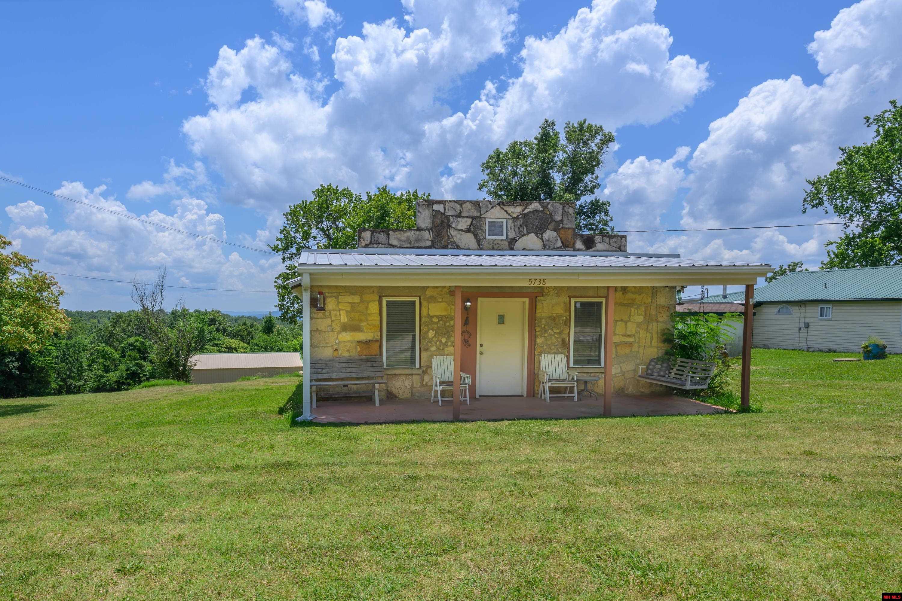 5738 OAKLAND ROAD Oakland, AR