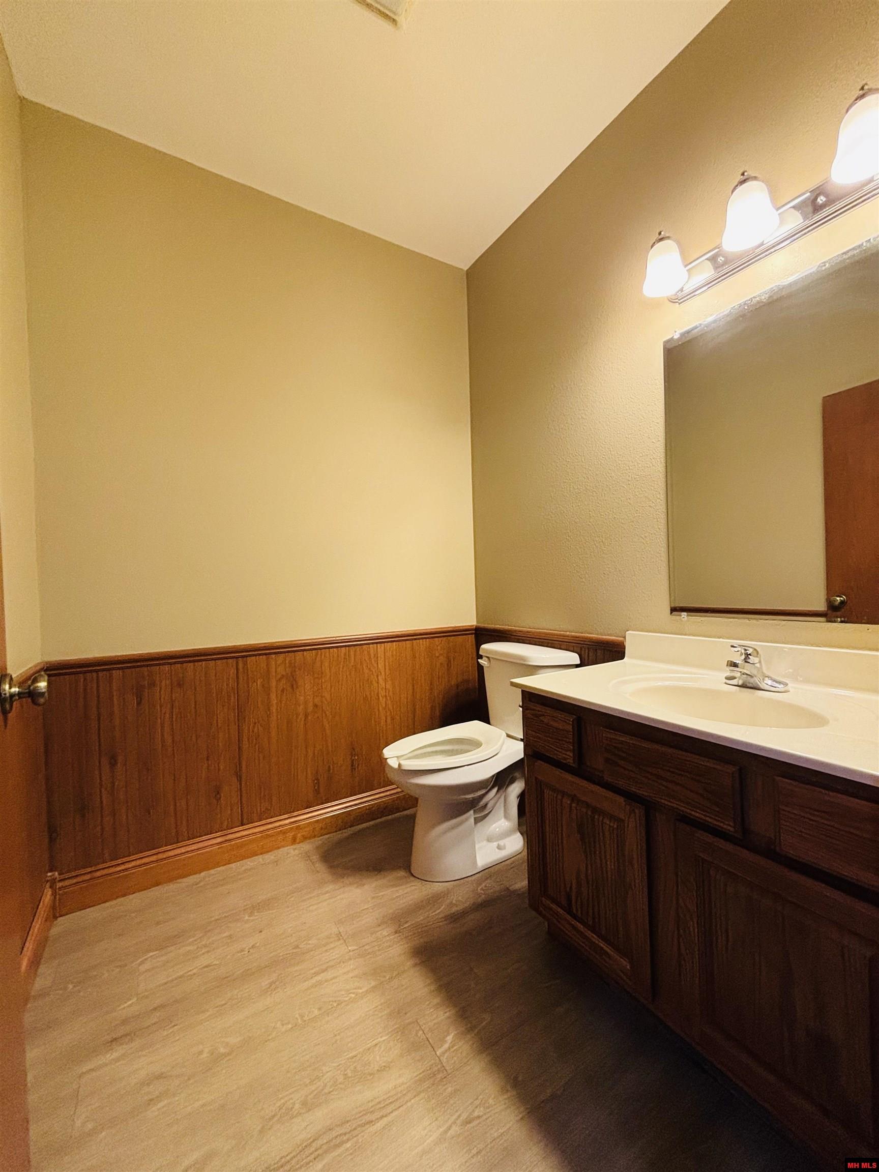 1629 HARDING BOULEVARD Cotter, AR