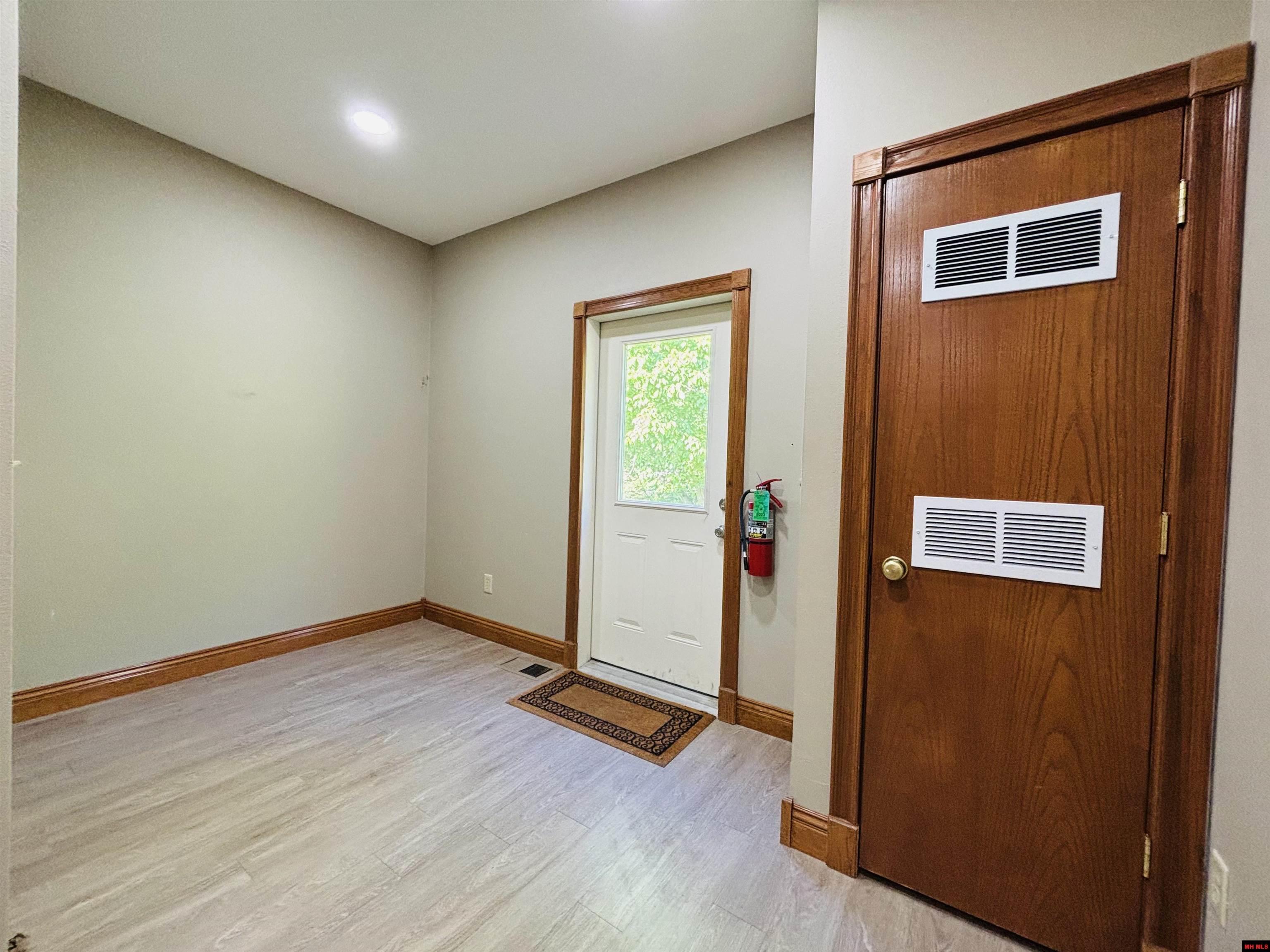 1629 HARDING BOULEVARD Cotter, AR