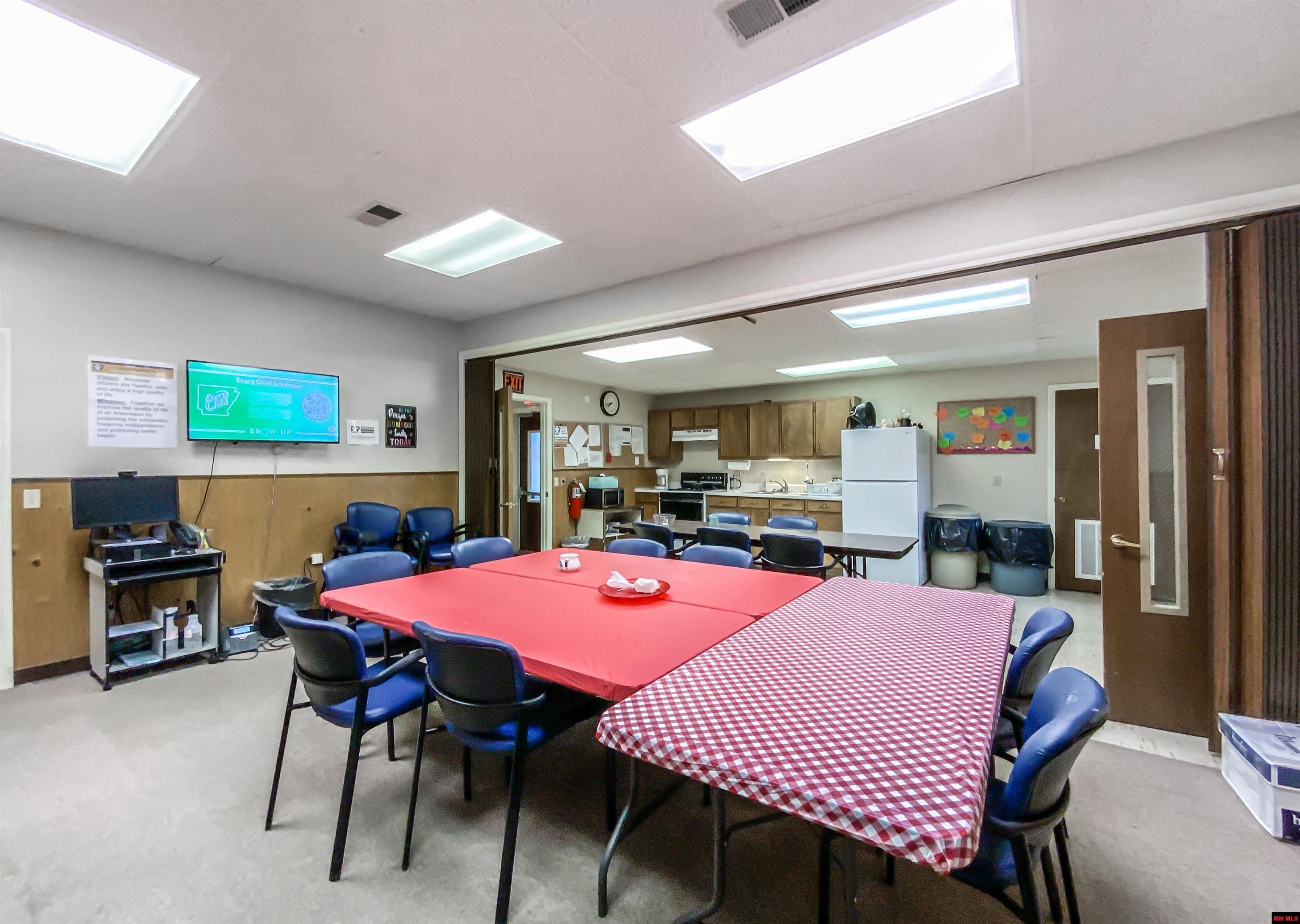 114 E OLD MAIN STREET Yellville, AR