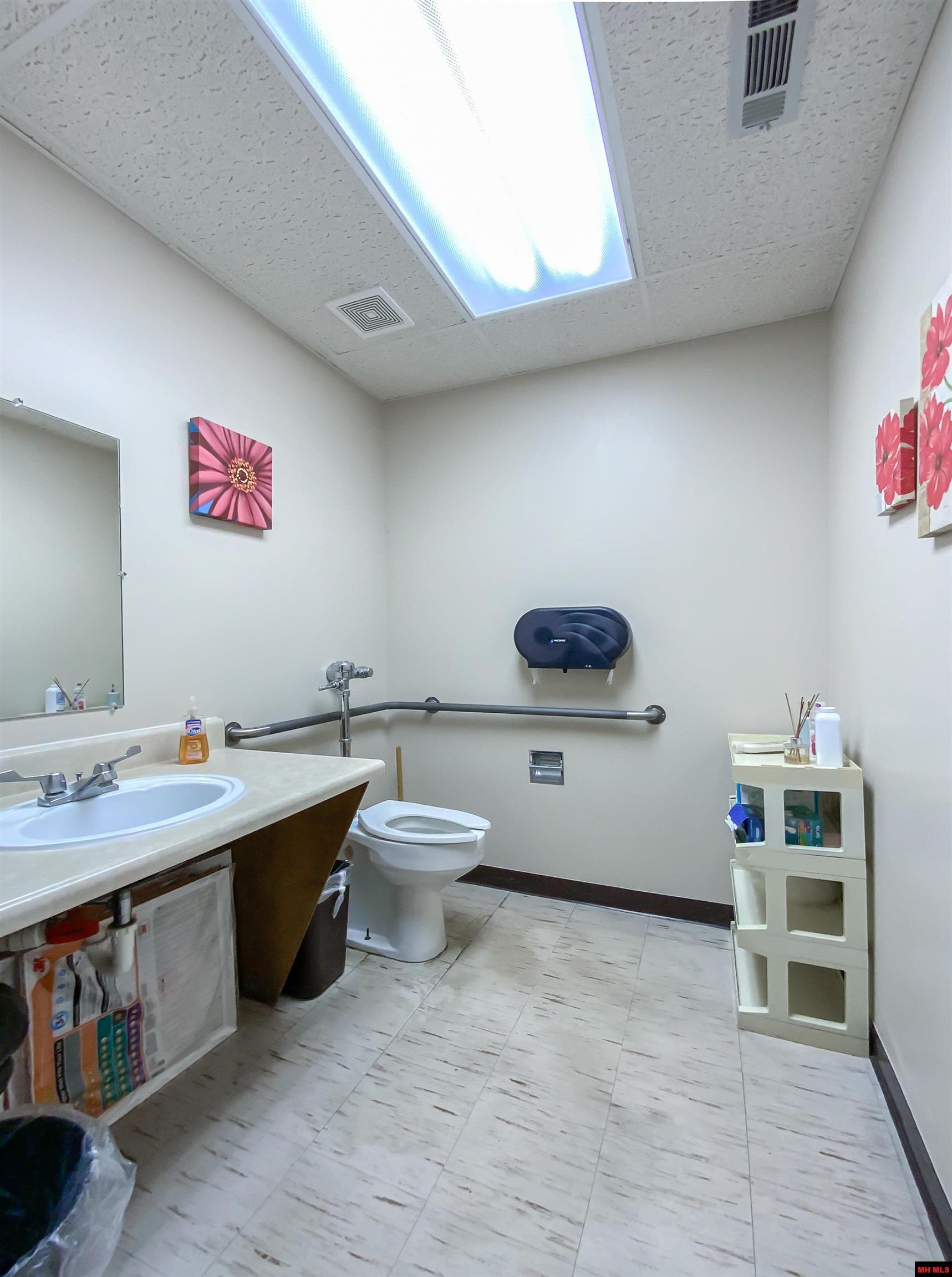 114 E OLD MAIN STREET Yellville, AR