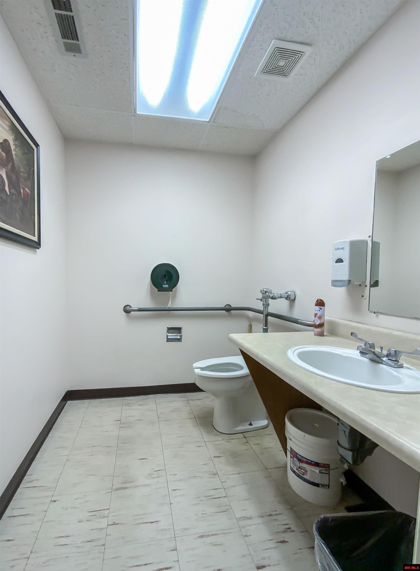 114 E OLD MAIN STREET Yellville, AR