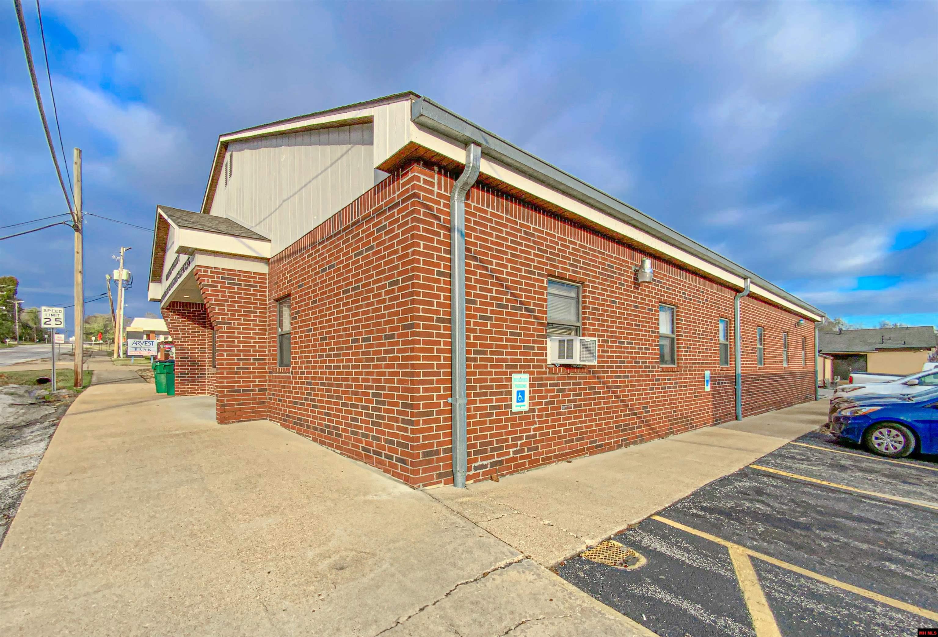 114 E OLD MAIN STREET Yellville, AR